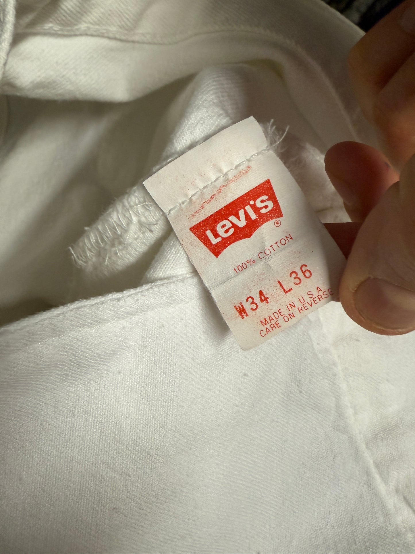 Vintage White Levi’s 501 Made in Usa “W33 L36”