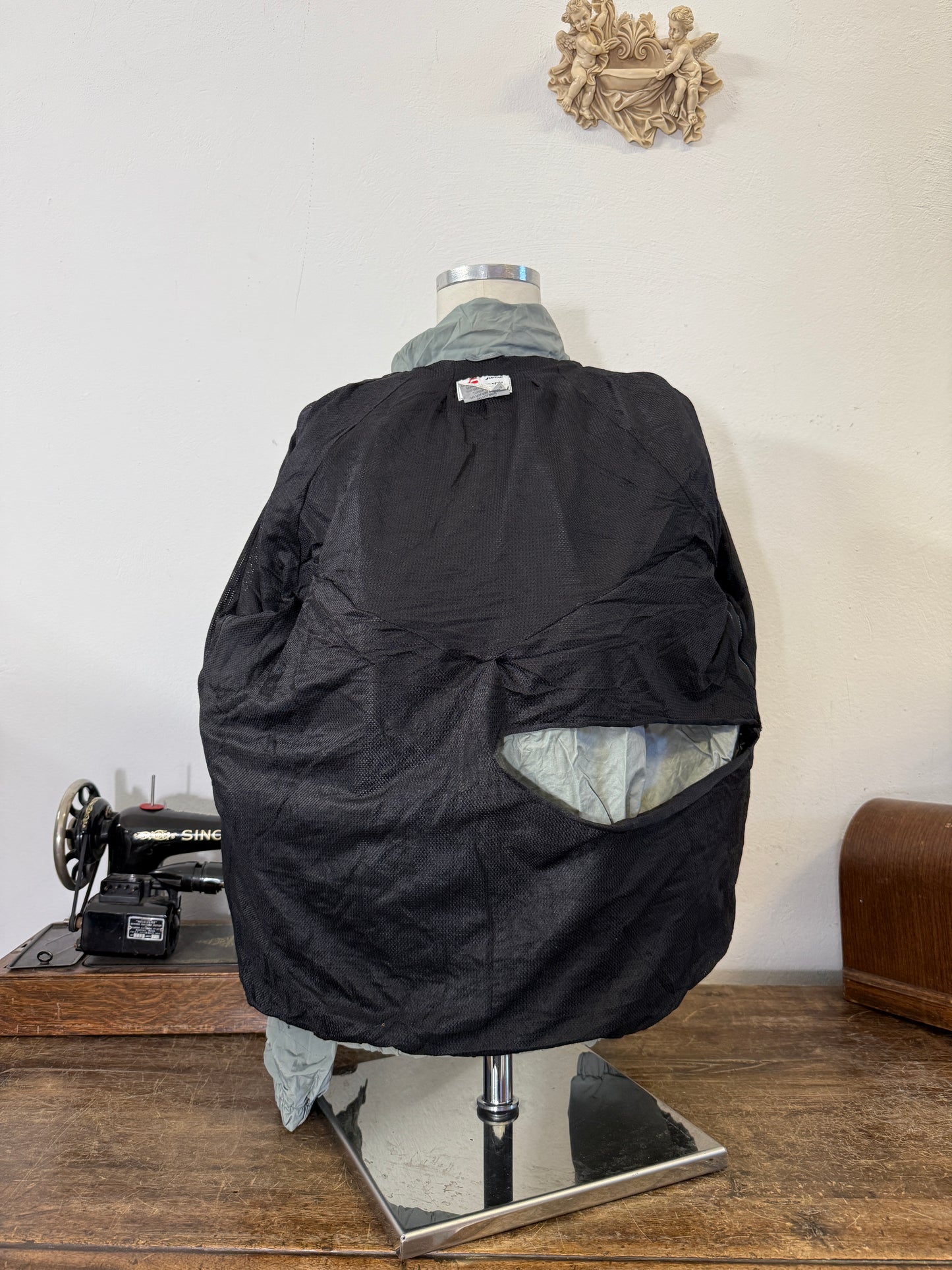 US Army IPFU Reflective Windbreaker – Training Uniform Jacket “XL”