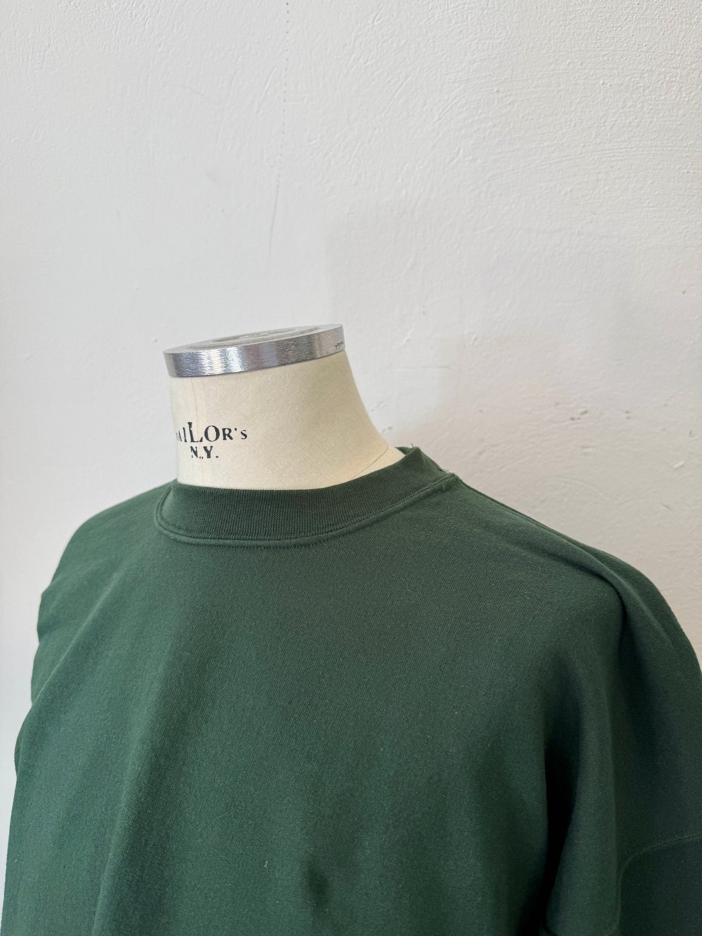 Green Gildan Sweatshirt “XL”