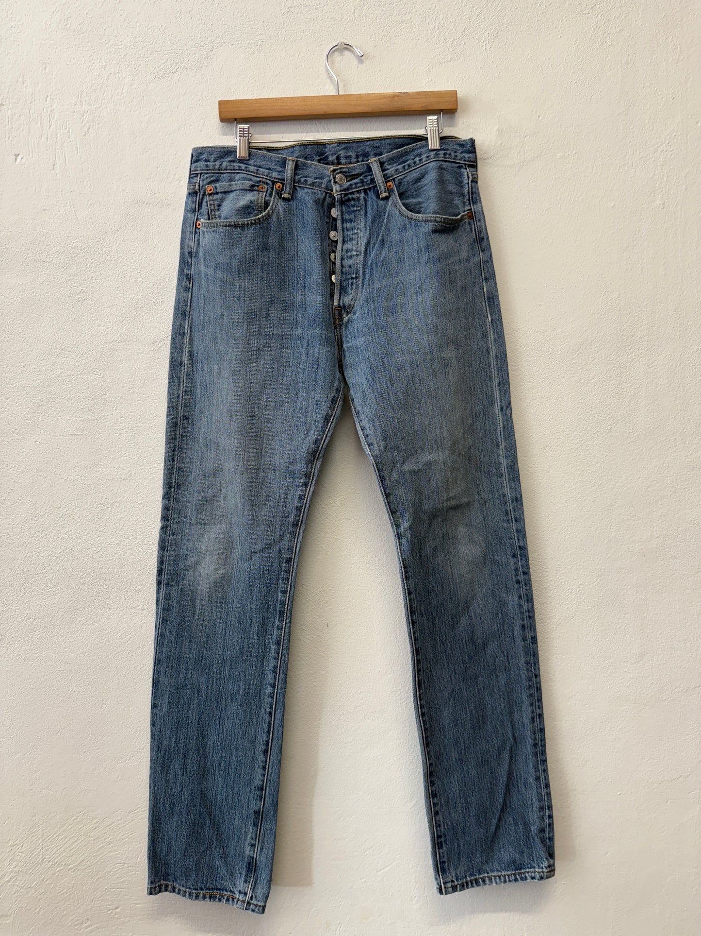 Vintage Levi’s 501 “W34 L34”