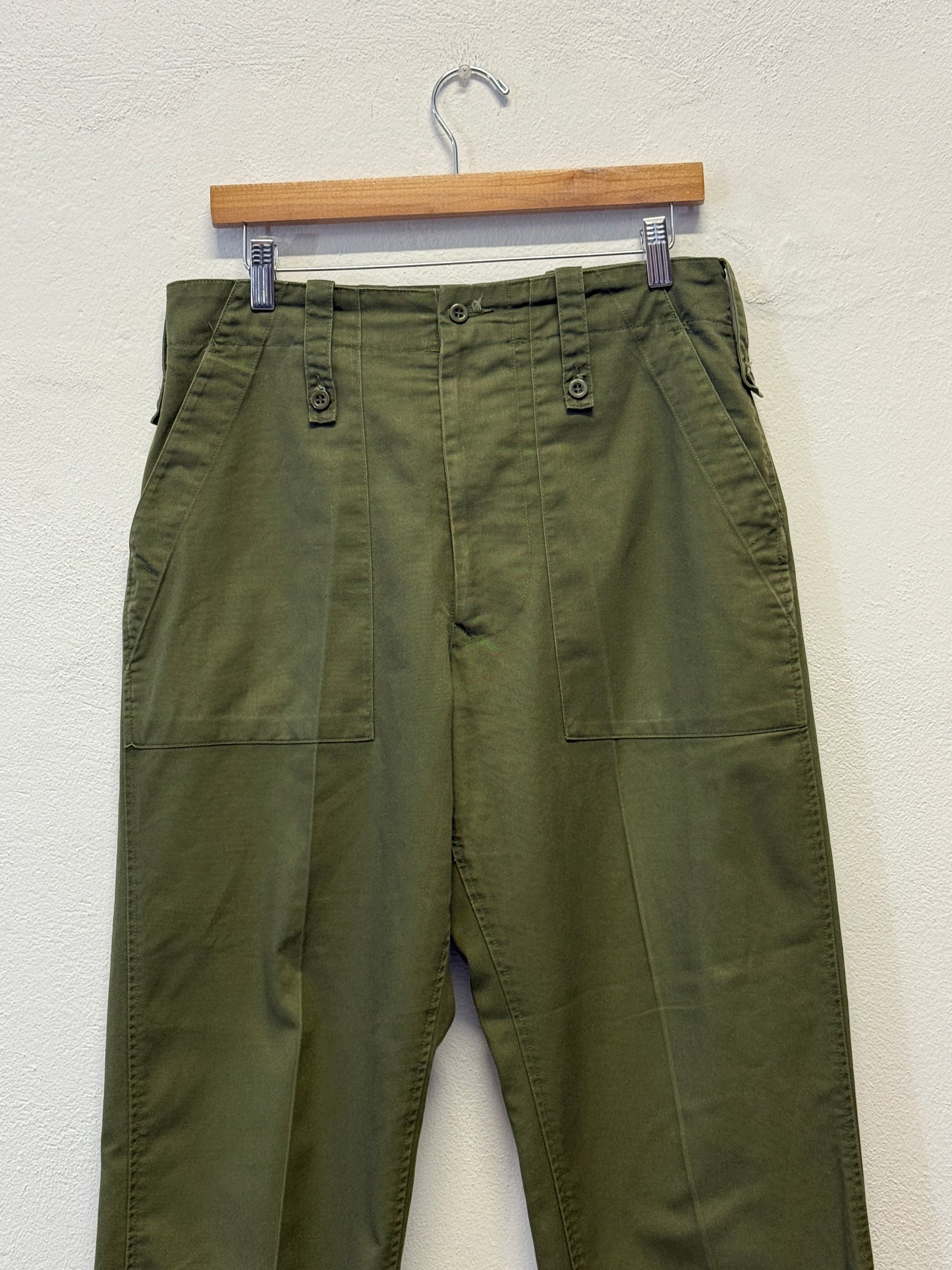 Vintage British Fatigue Army Pants “W32”