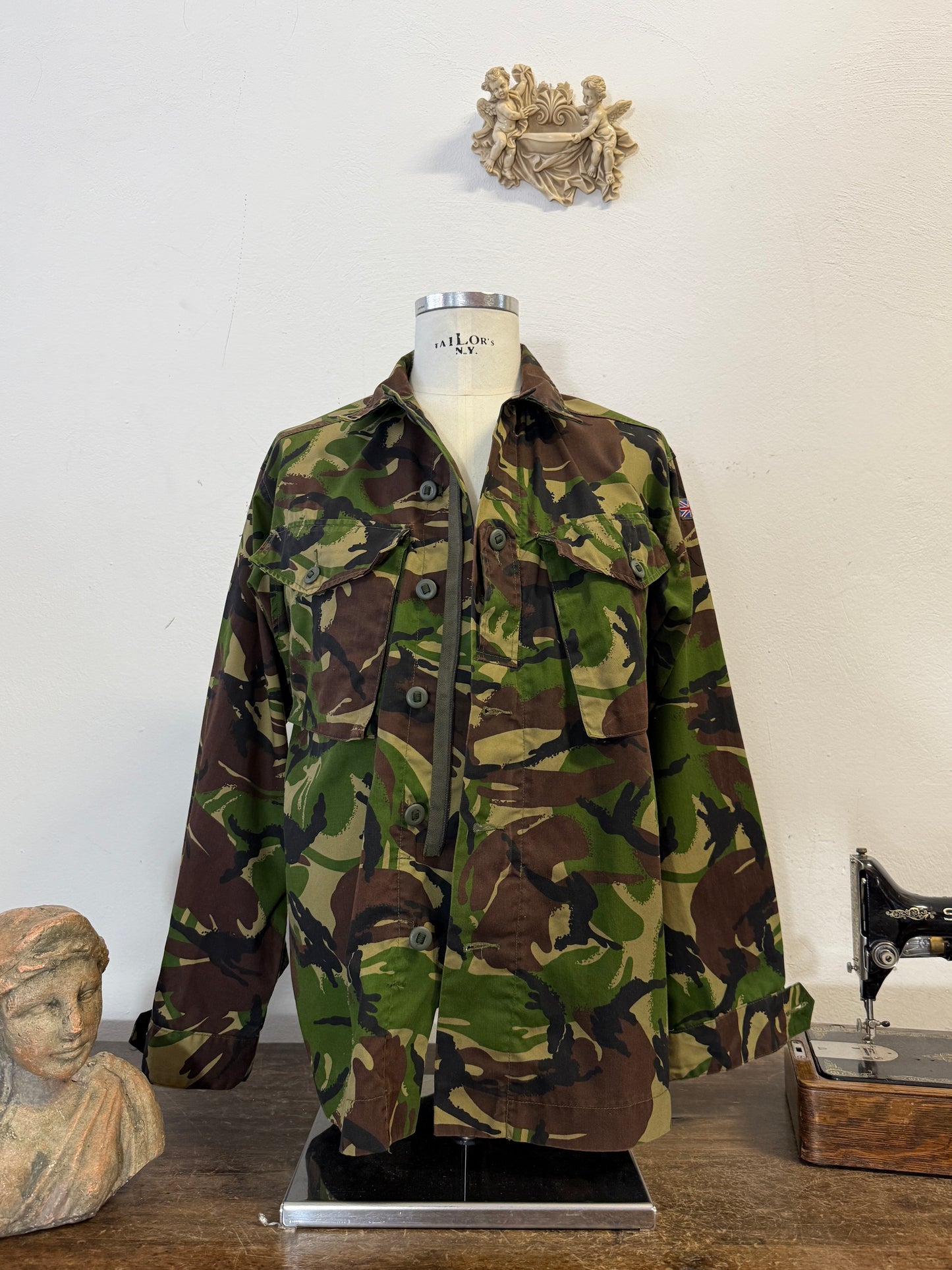 Vintage 90’s British Army Camo Jackets “L”