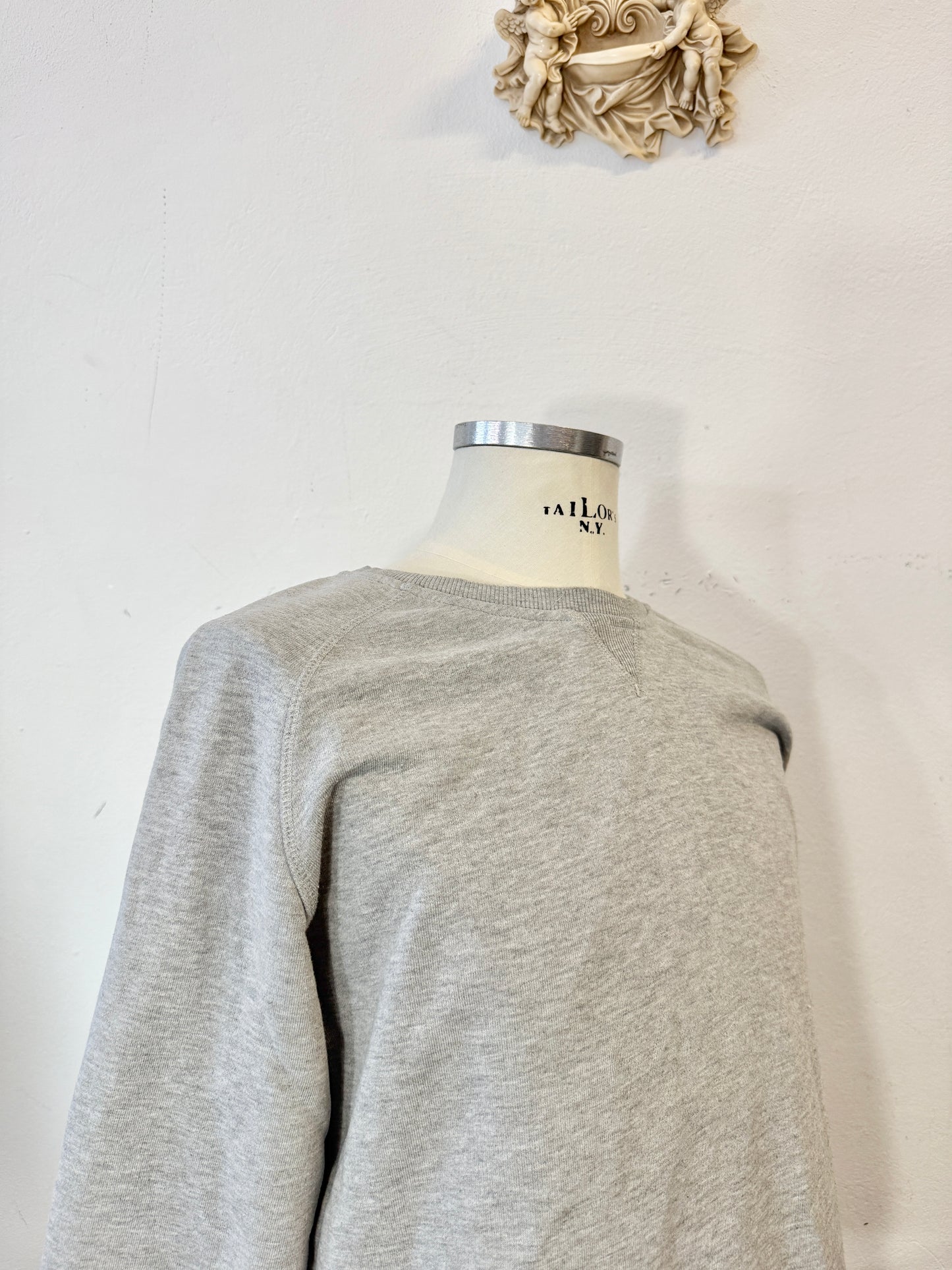 Grey Raglan Sleeve Sweatshirt “L”