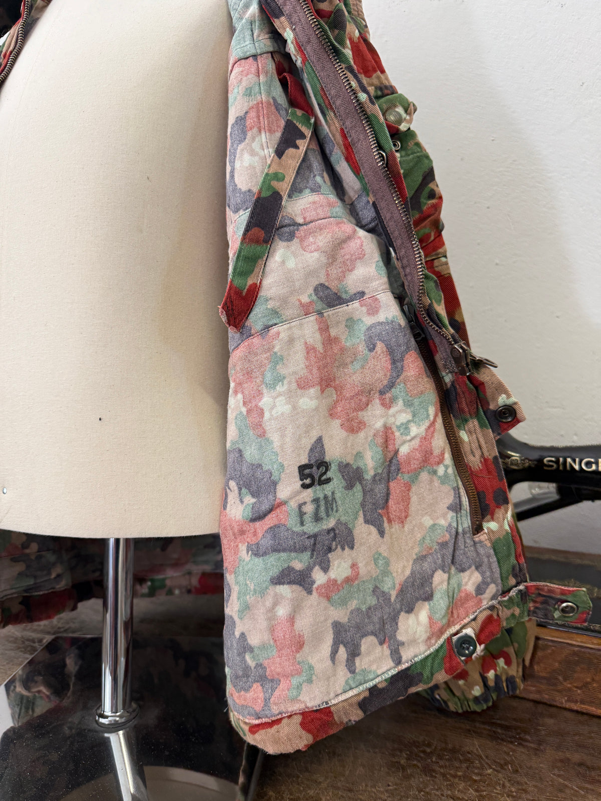 Vintage Swiss Army Camo Jacket M70 “L/XL”