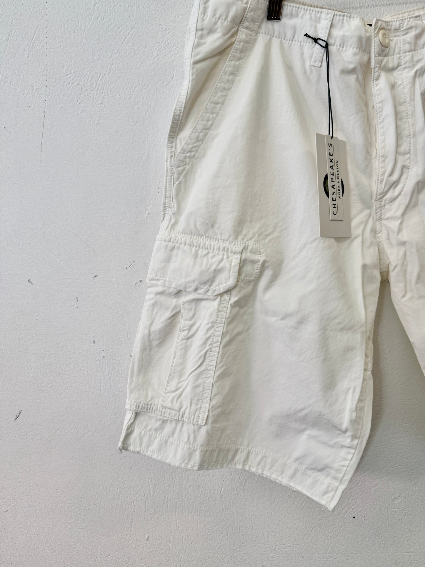 Cargo Short Barras Off White - Chesapeakes