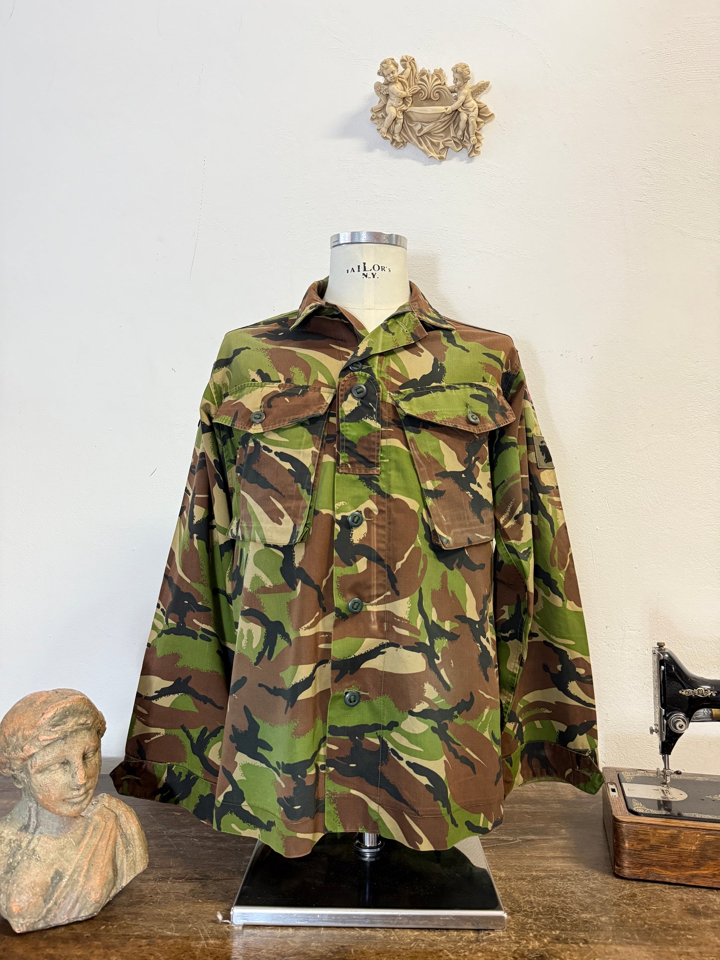Vintage 90’s British Army Camo Jackets “L”