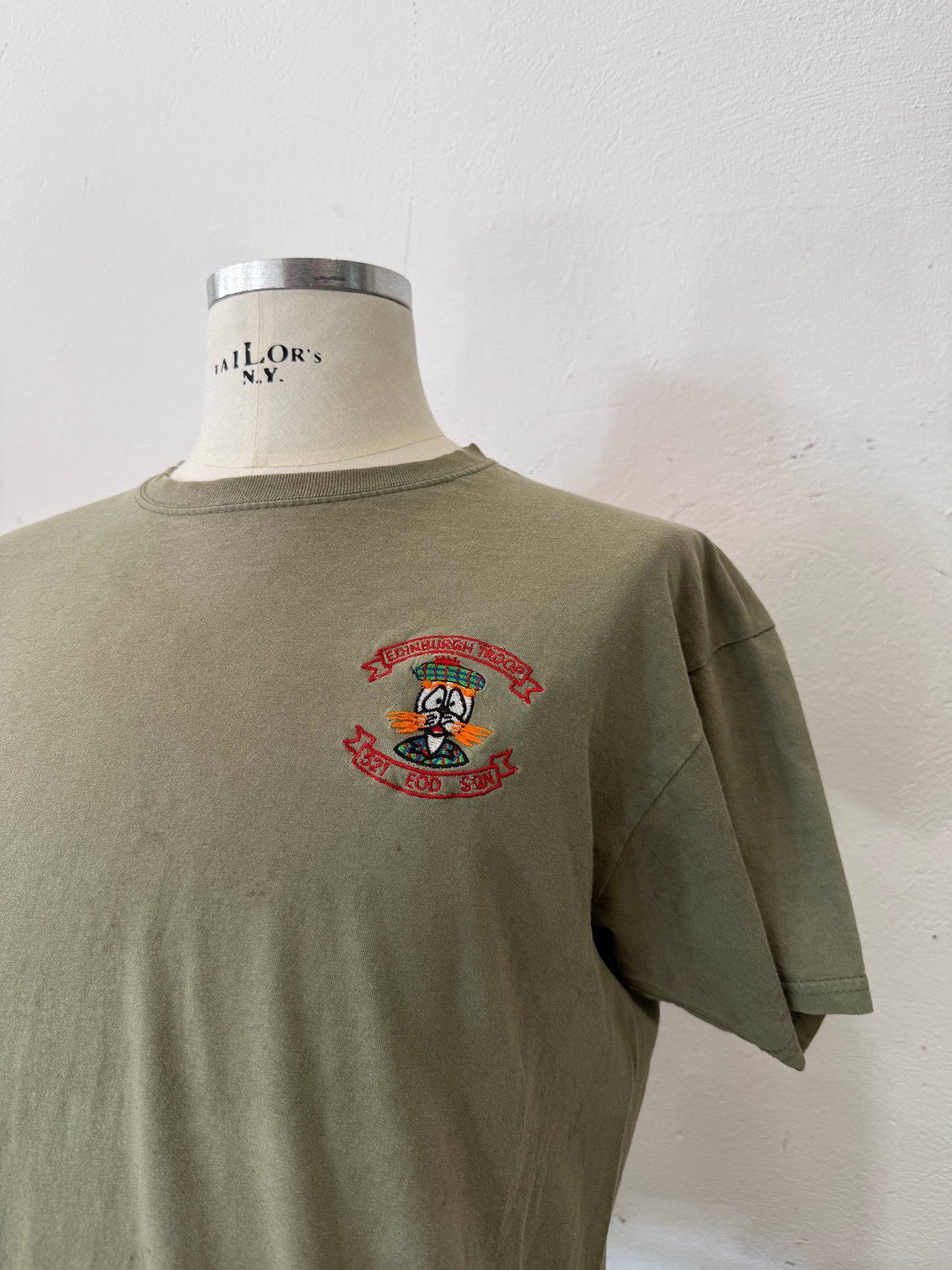Vintage British Army Tee “M/L”