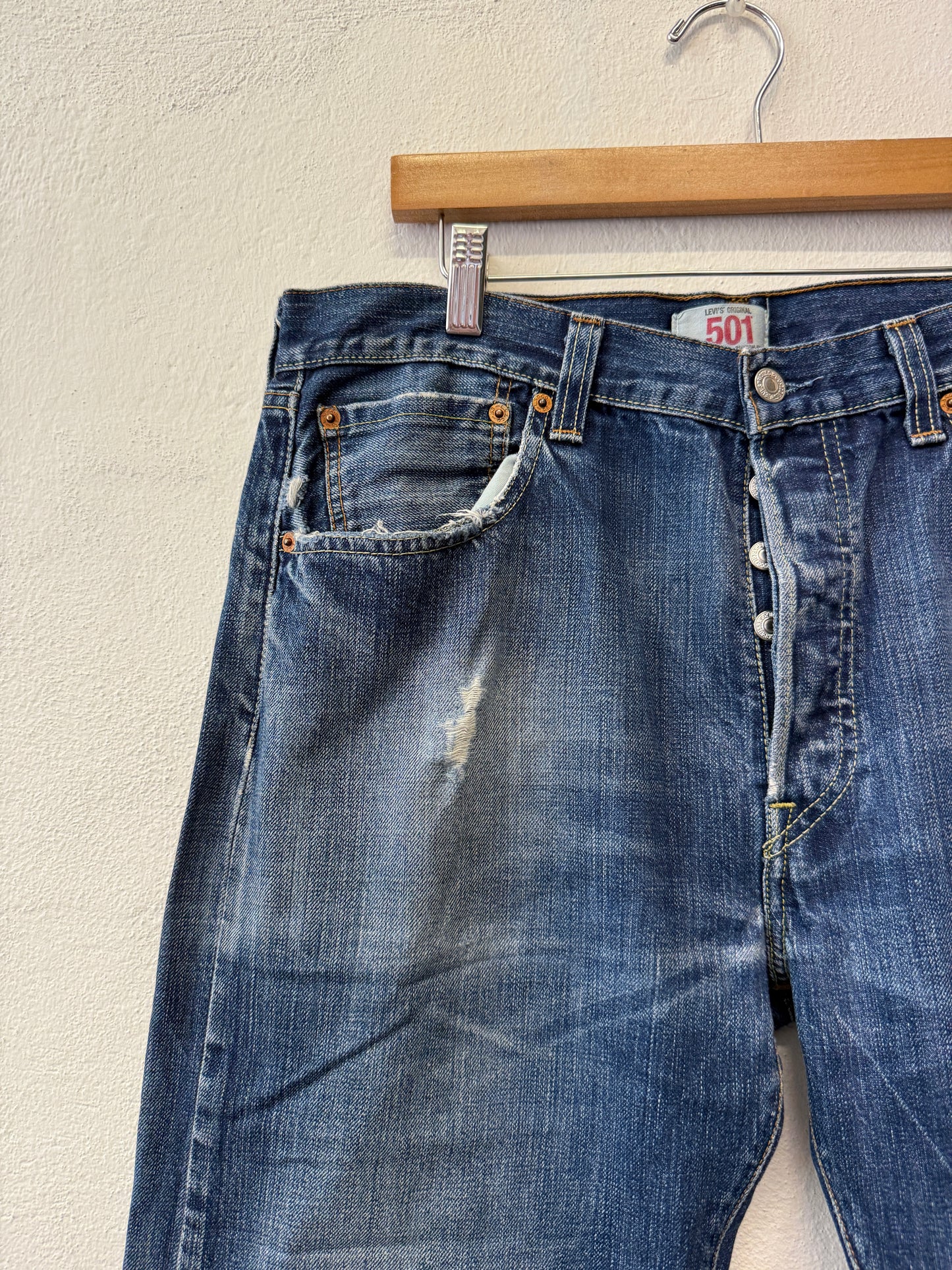 Vintage Levi’s 501 “W34 L32”
