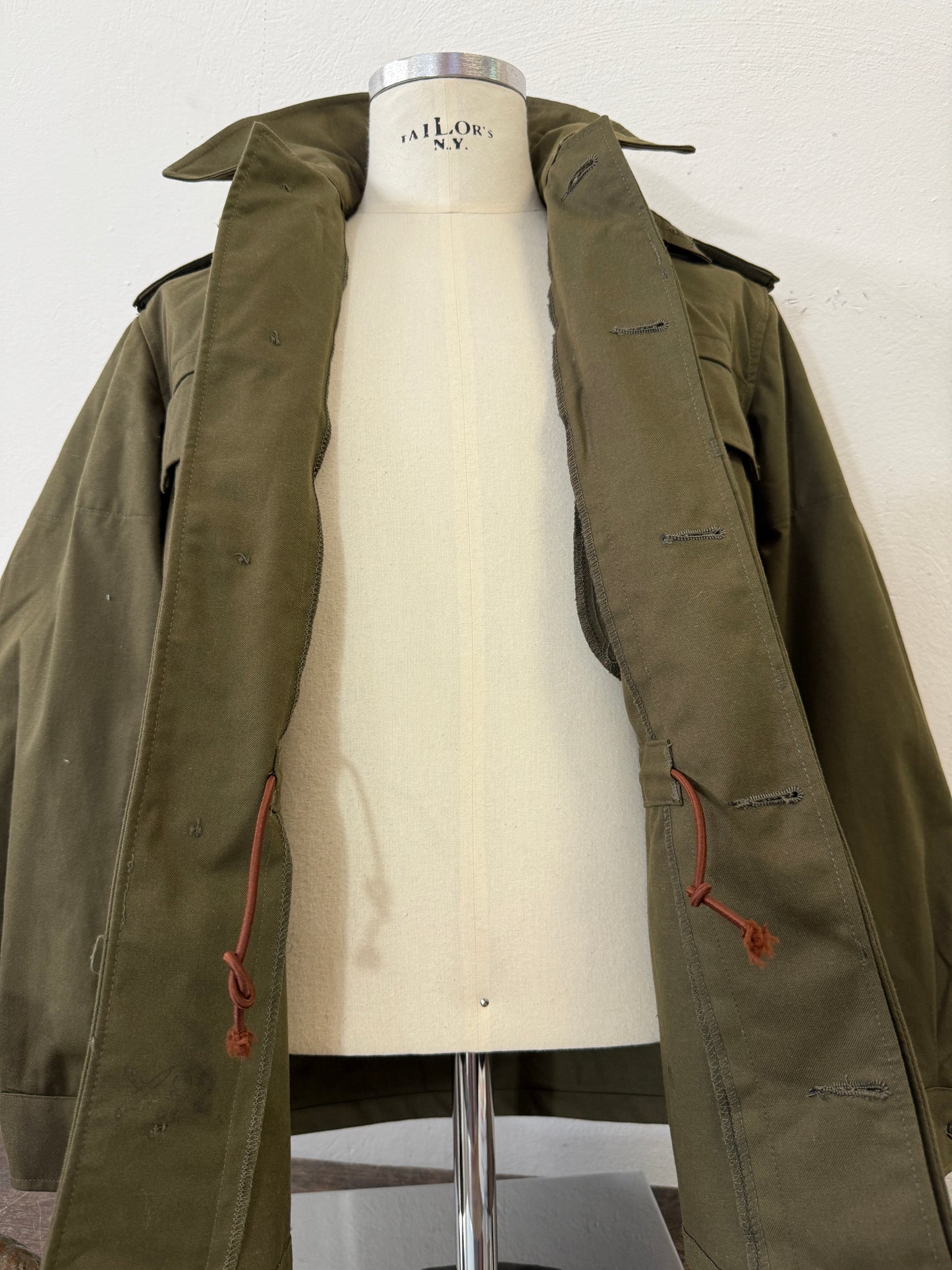 Vintage 90’s Czech Army Jacket “M”