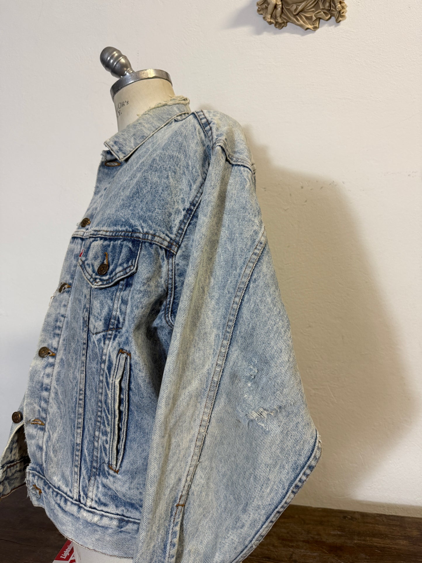 Vintage Levi’s Jacket Made in Usa “M/L”