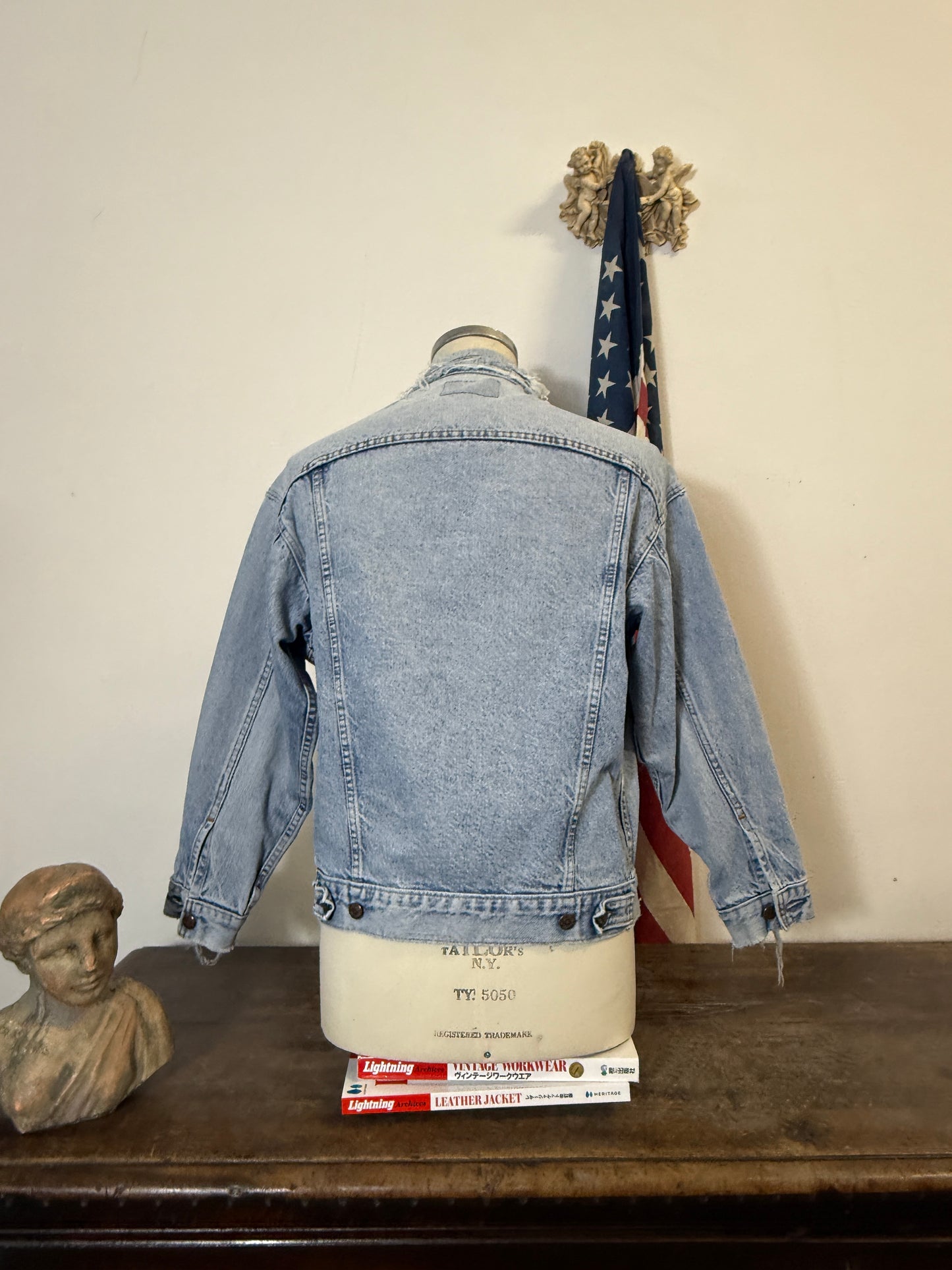 Vintage Levi’s Jacket Made in Usa “S”