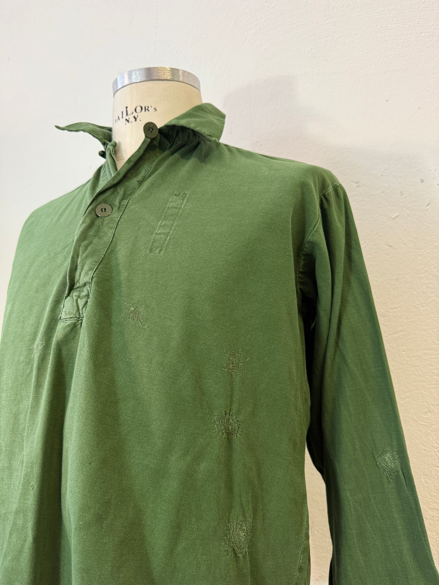 Vintage 80’s Swedish Army Shirt “M”