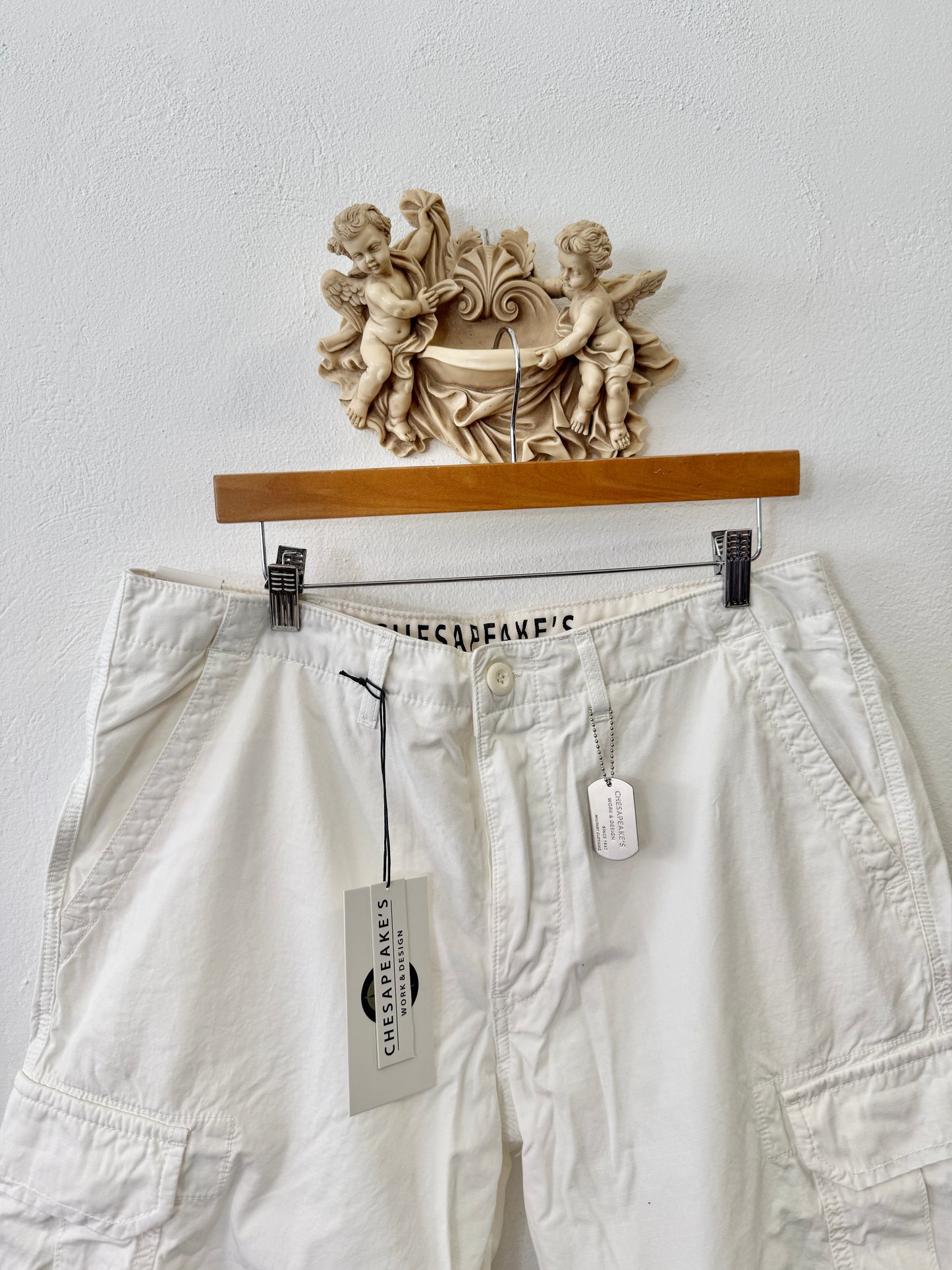 Cargo Short Barras Off White - Chesapeakes