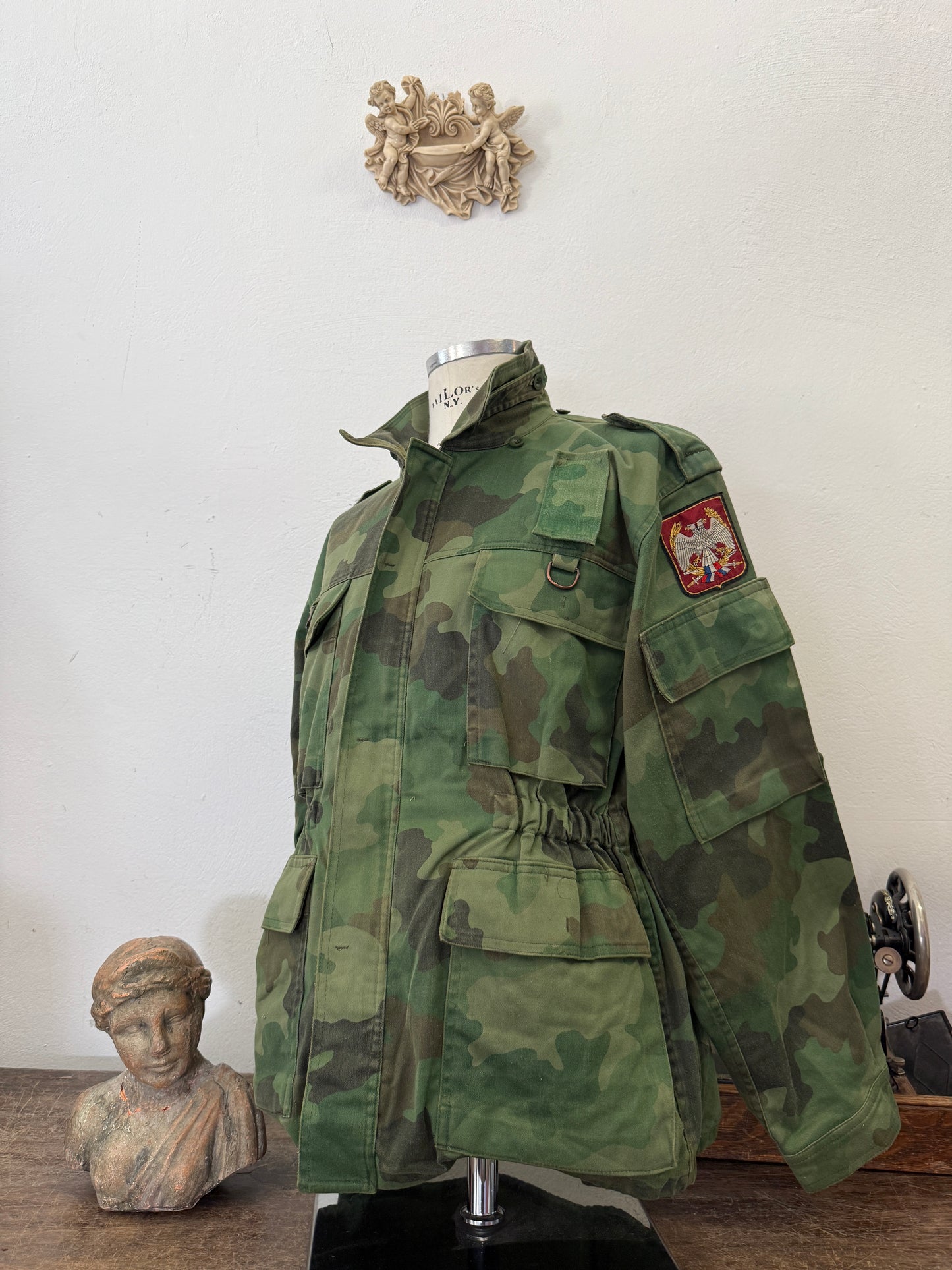 Vintage 90’s Serbian Army Jacket “L/XL”