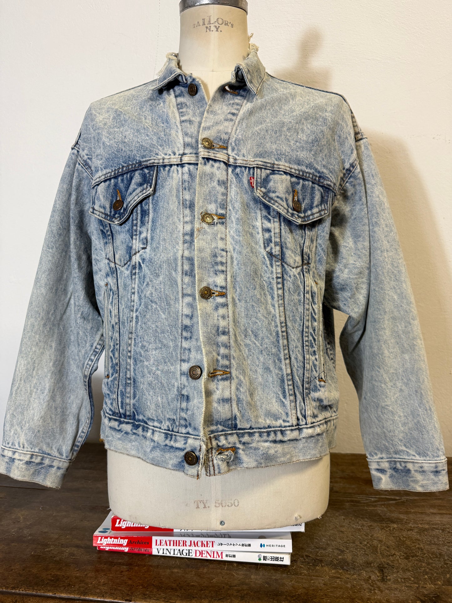 Vintage Levi’s Jacket Made in Usa “M/L”
