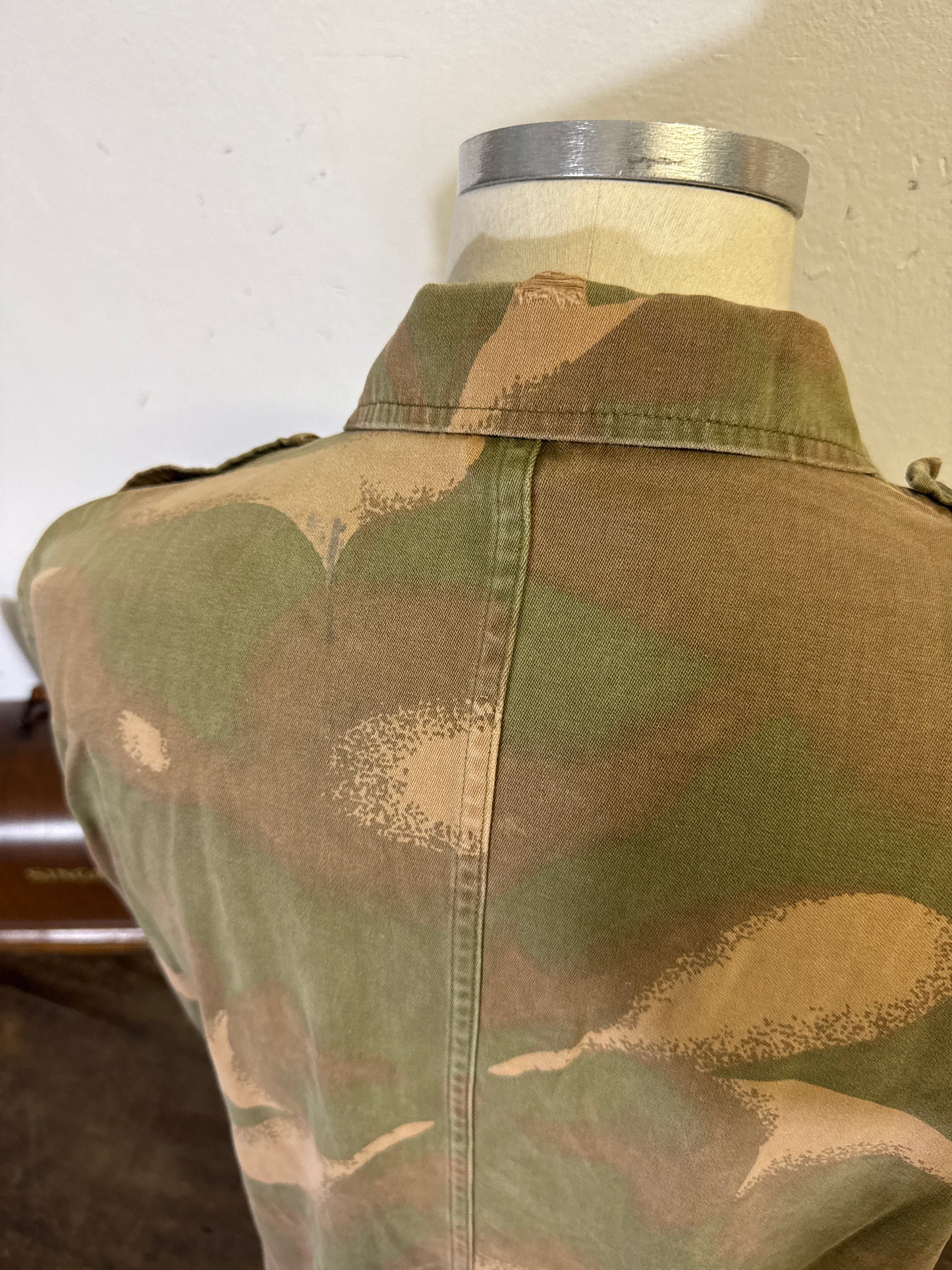 Vintage 90’s Hungarian Army Overshirt “L”