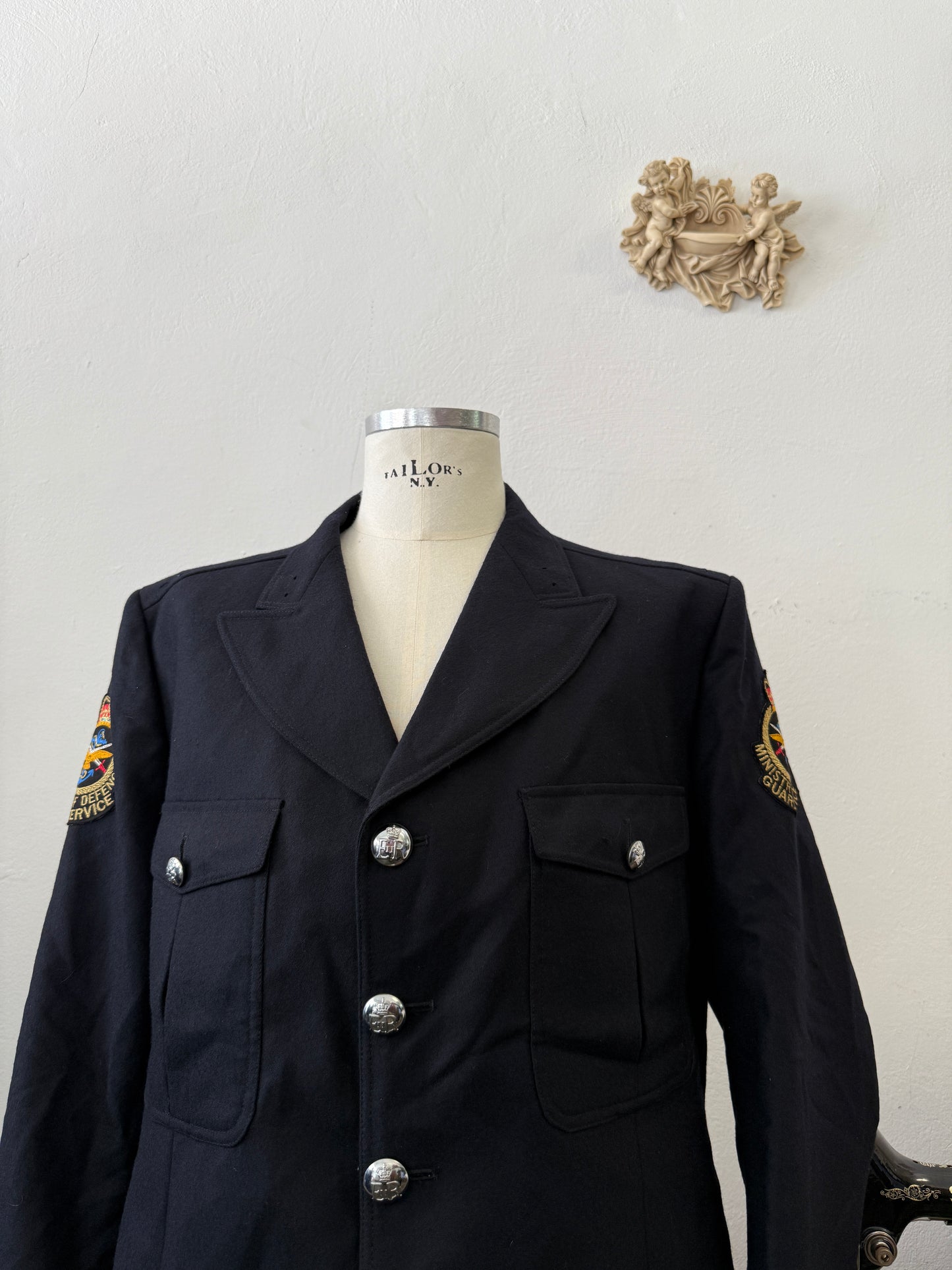 Vintage Ministry of Defence Guard Service Uniform Jacket – 1990s UK “L/XL”