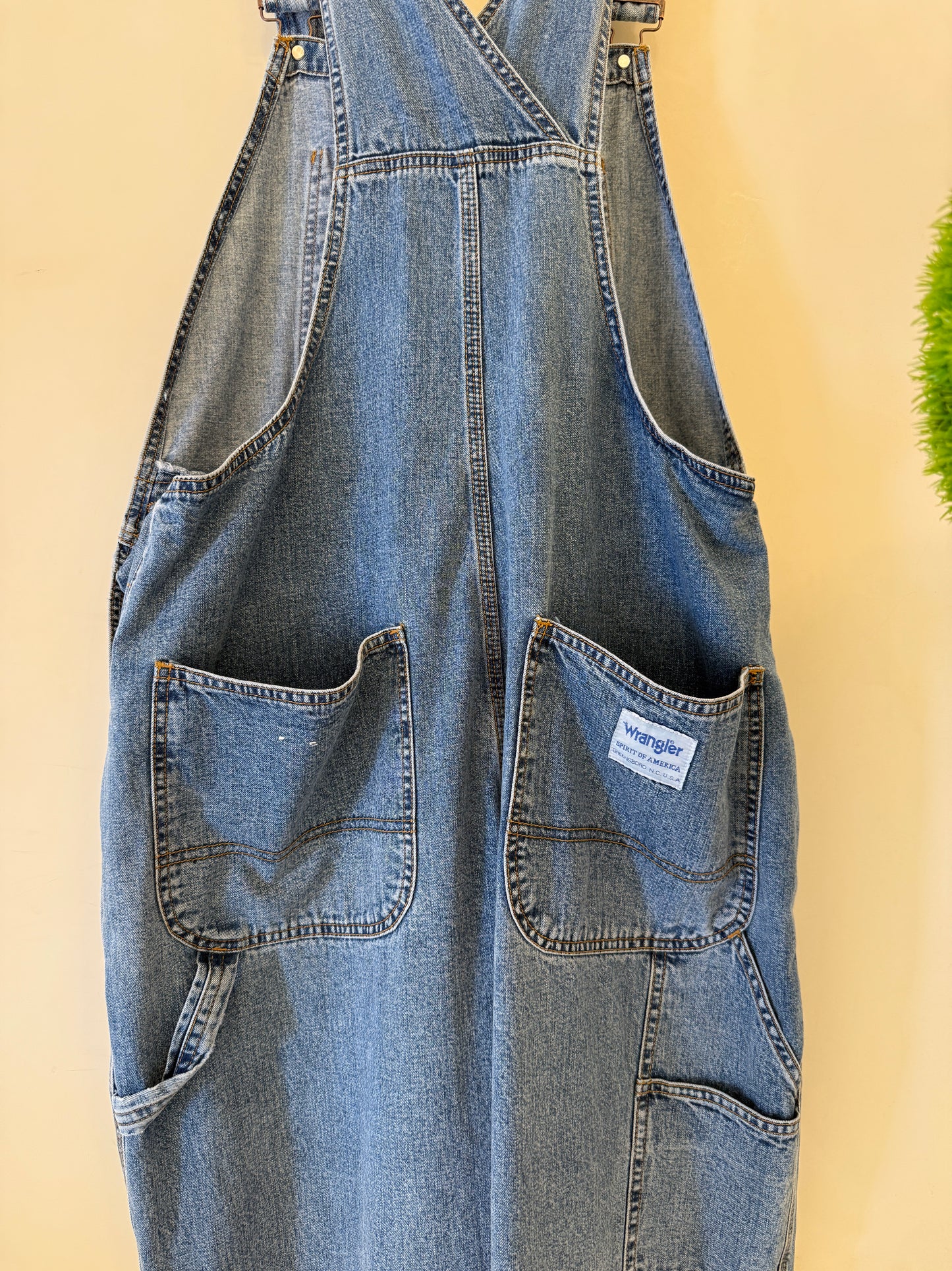Vintage 90’s Wrangler Overalls “L/XL”