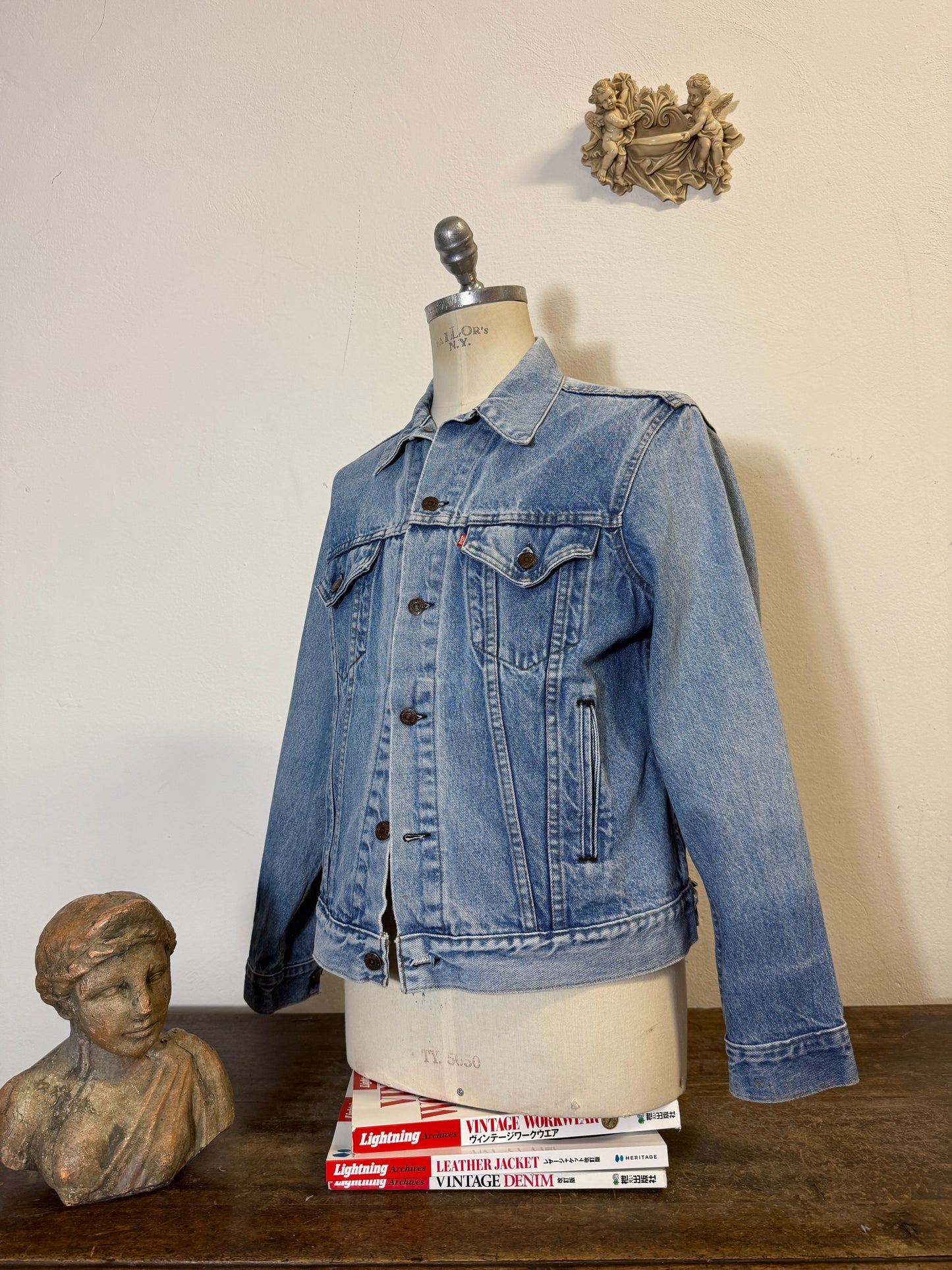 Vintage Levi’s Jacket Made in Usa “M”