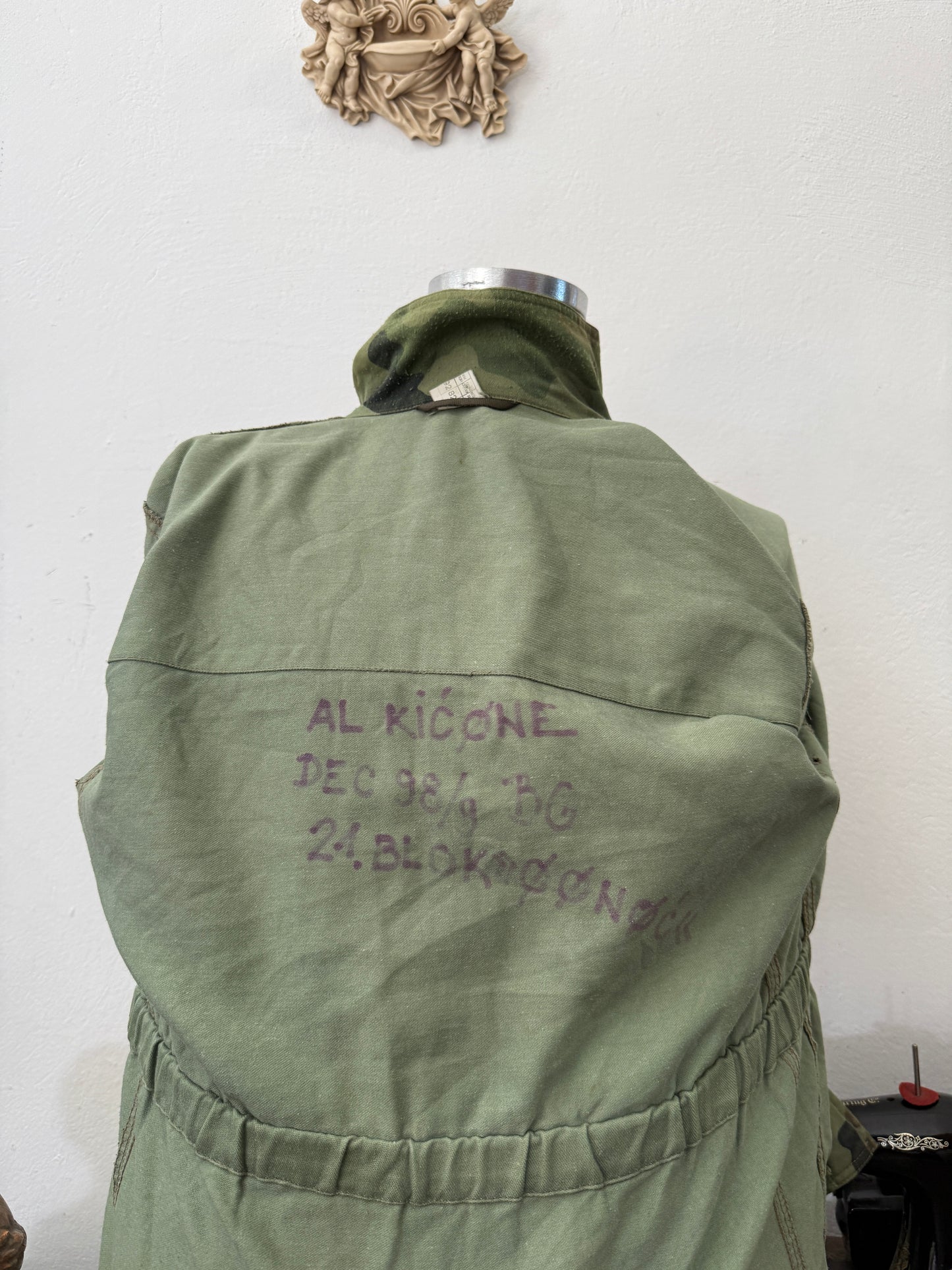 Vintage 90’s Serbian Army Jacket “S”