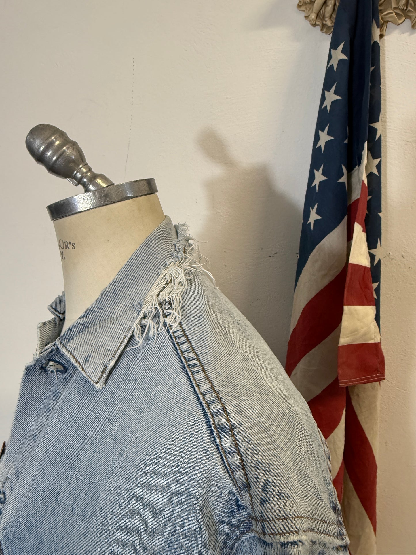Vintage Levi’s Jacket Made in Usa “S”