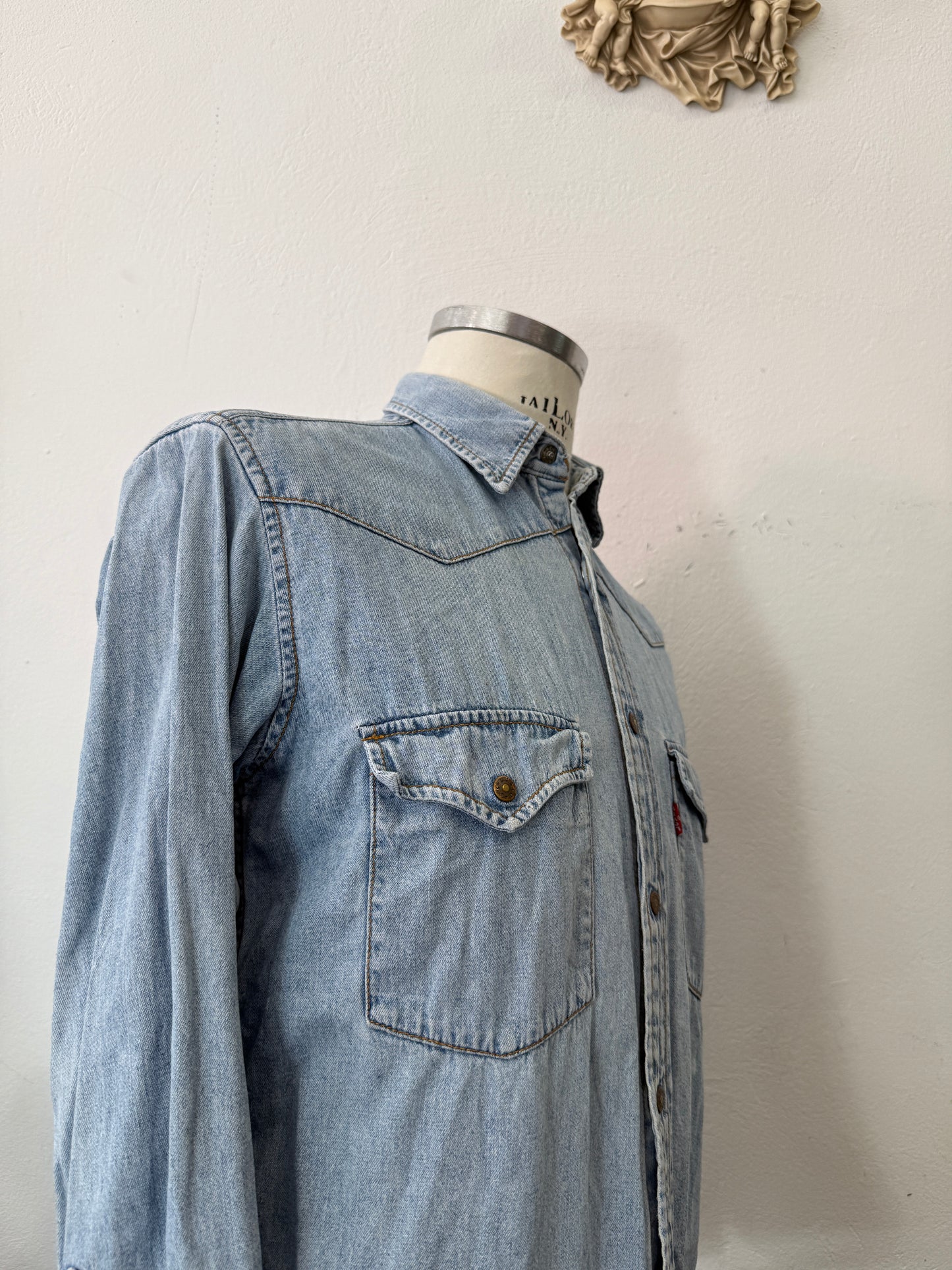 Vintage Levi’s Denim Shirt “S”
