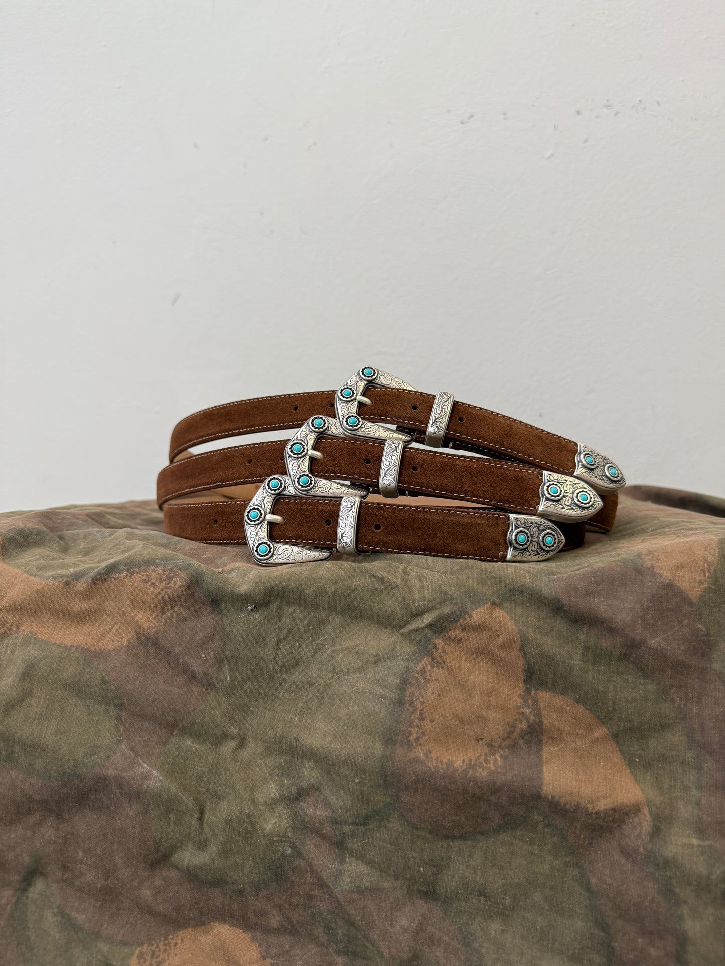 Padded Suede Belt – Calvin