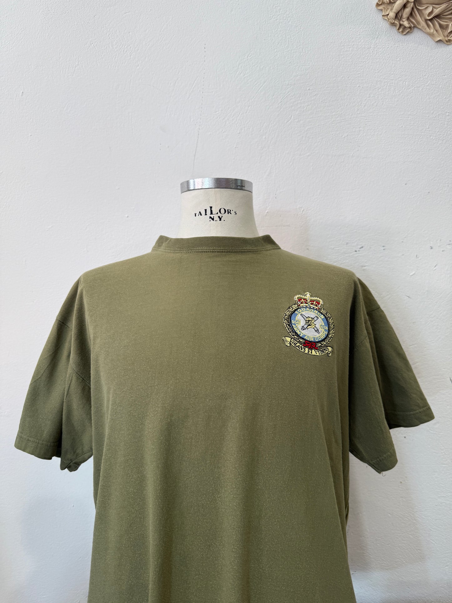 Vintage British Army Tee “M/L”