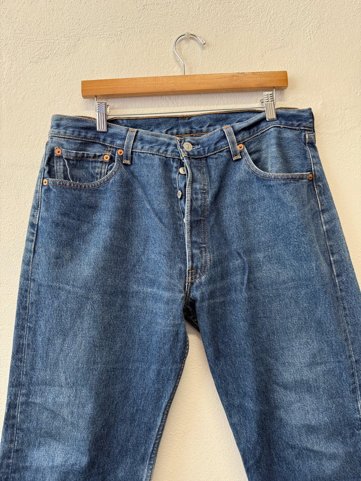 Vintage Levi’s 501 Made in Usa “W35 L32”