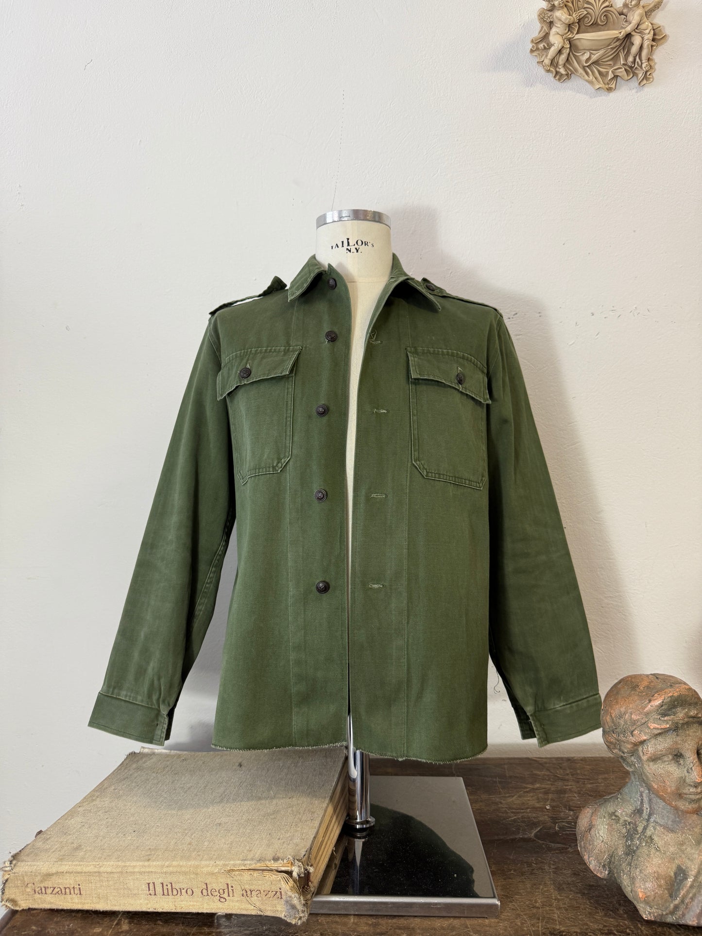 Vintage 80’s Hungarian Army Shirt “S/M”