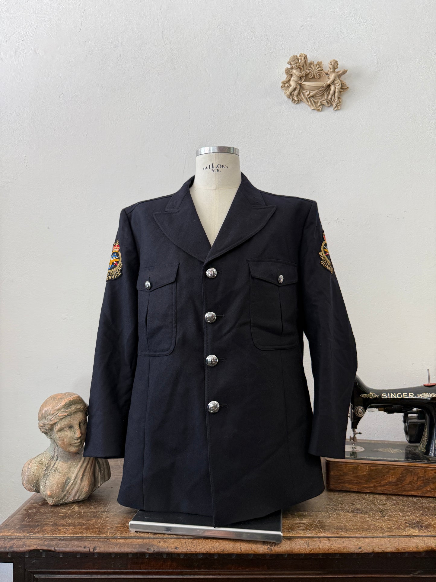 Vintage Ministry of Defence Guard Service Uniform Jacket – 1990s UK “L/XL”