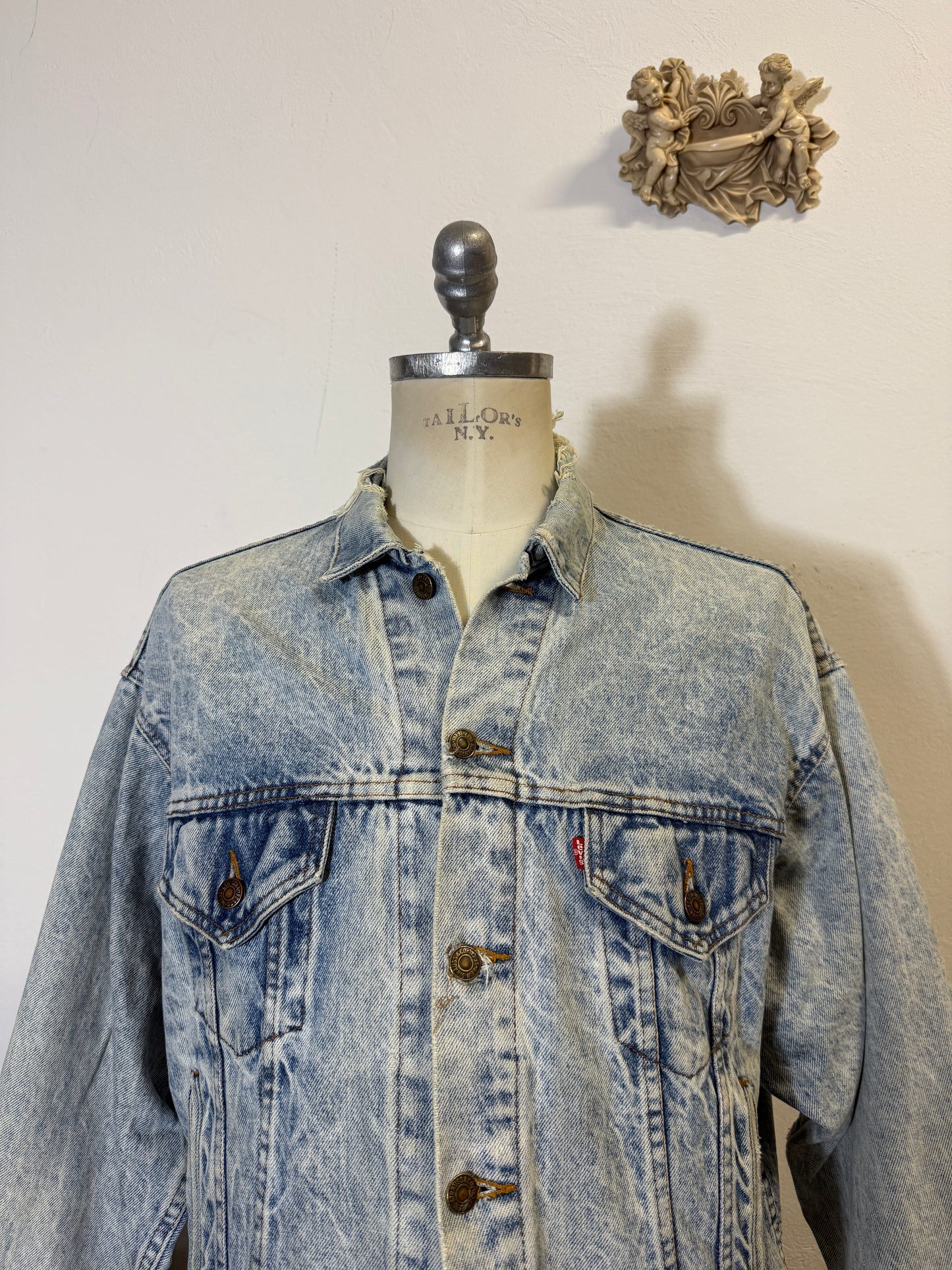 Vintage Levi’s Jacket Made in Usa “M/L”