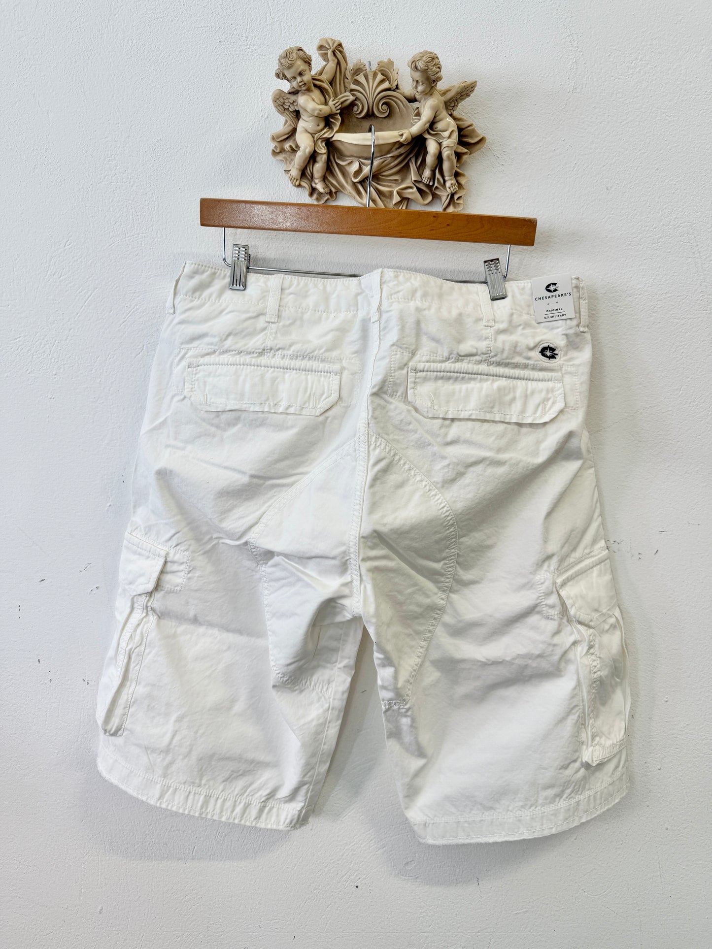 Cargo Short Barras Off White - Chesapeakes