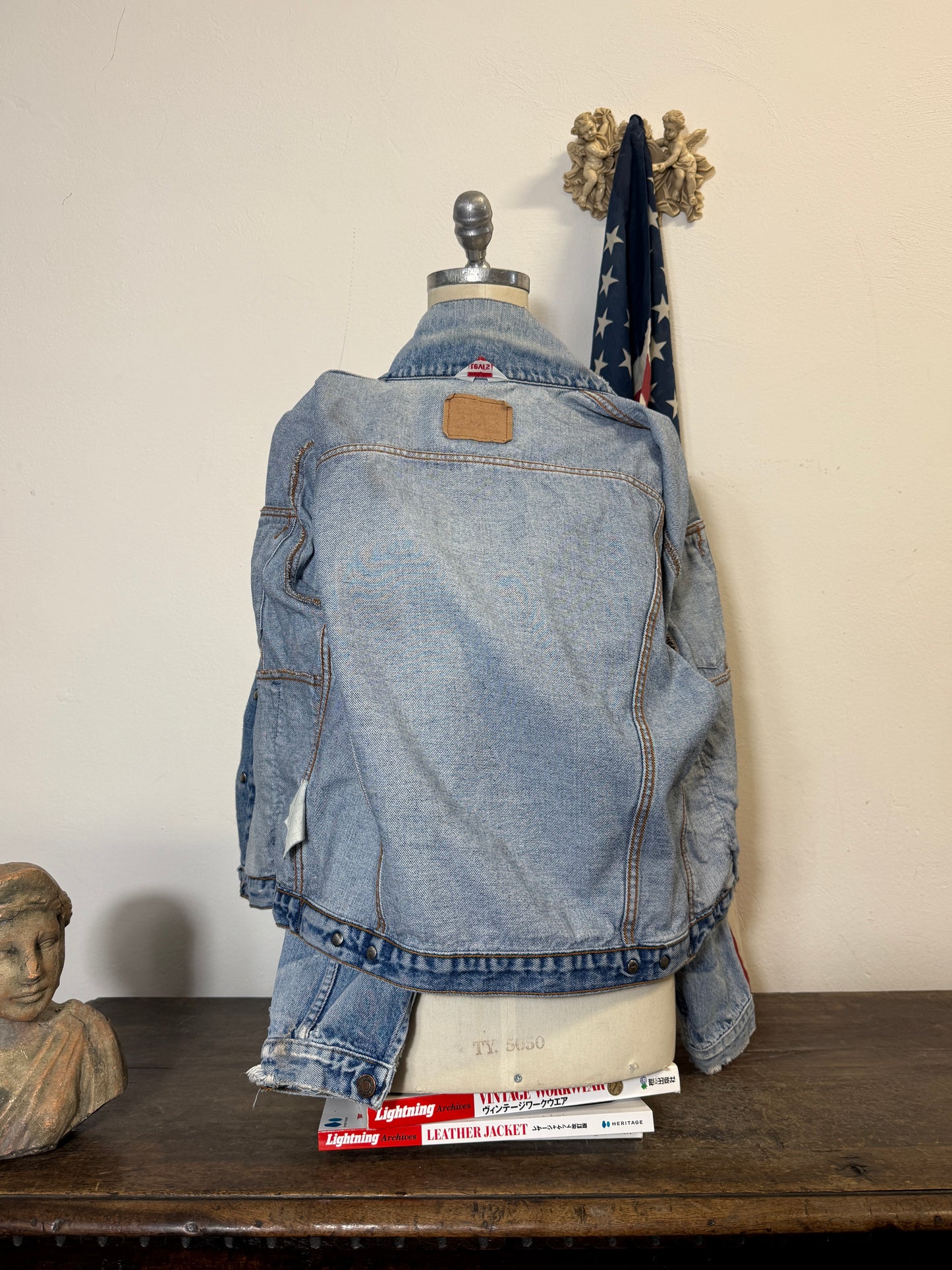 Vintage Levi’s Jacket “M/L”
