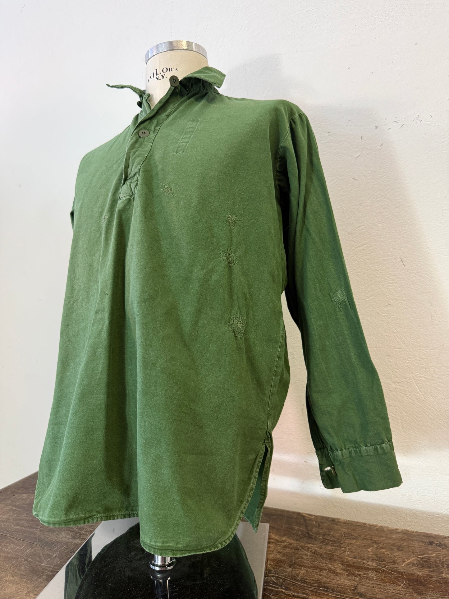 Vintage 80’s Swedish Army Shirt “M”