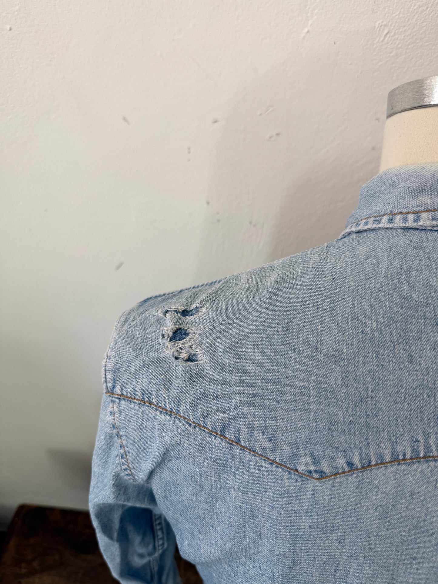Vintage Levi’s Denim Shirt “S”