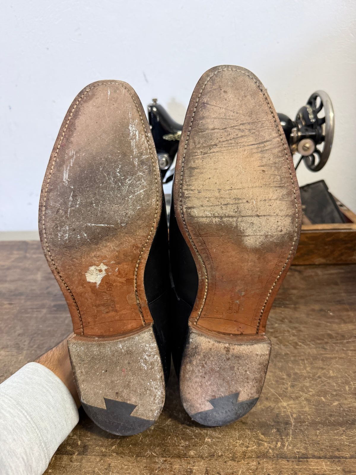 Used Church’s Men’s Black Leather Oxford Shoes – Made in England – UK Size 10