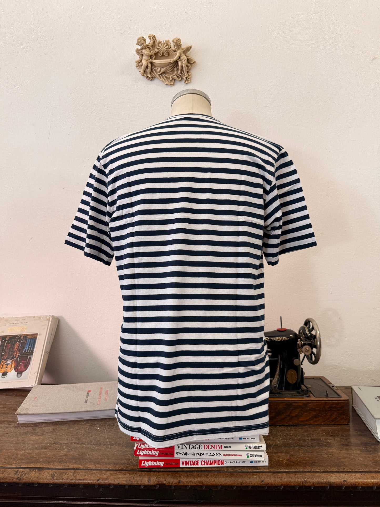 Navy T-Shirt “L”