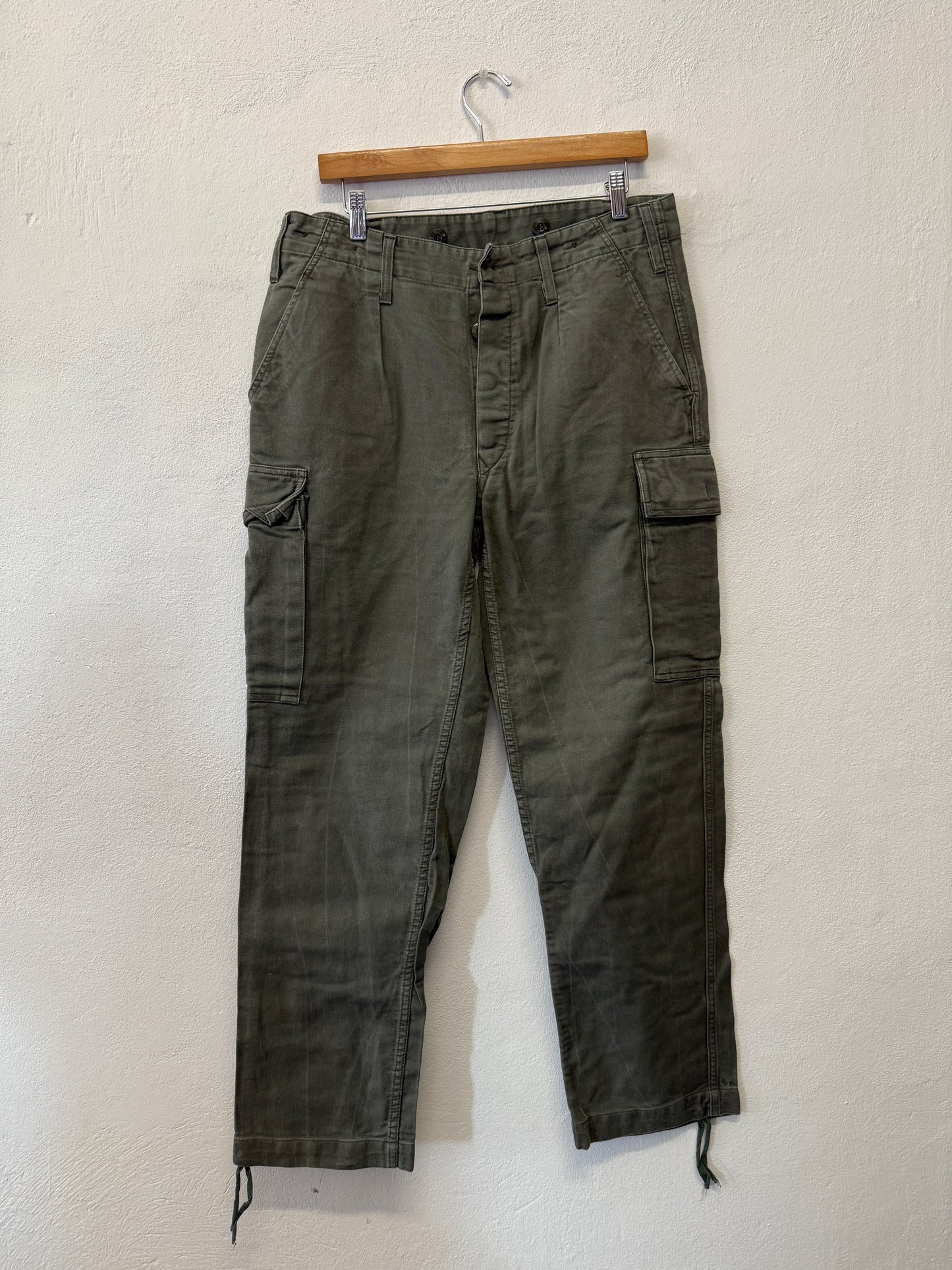 Vintage 80’s German Army Moleskin Cargo Pants “W34”