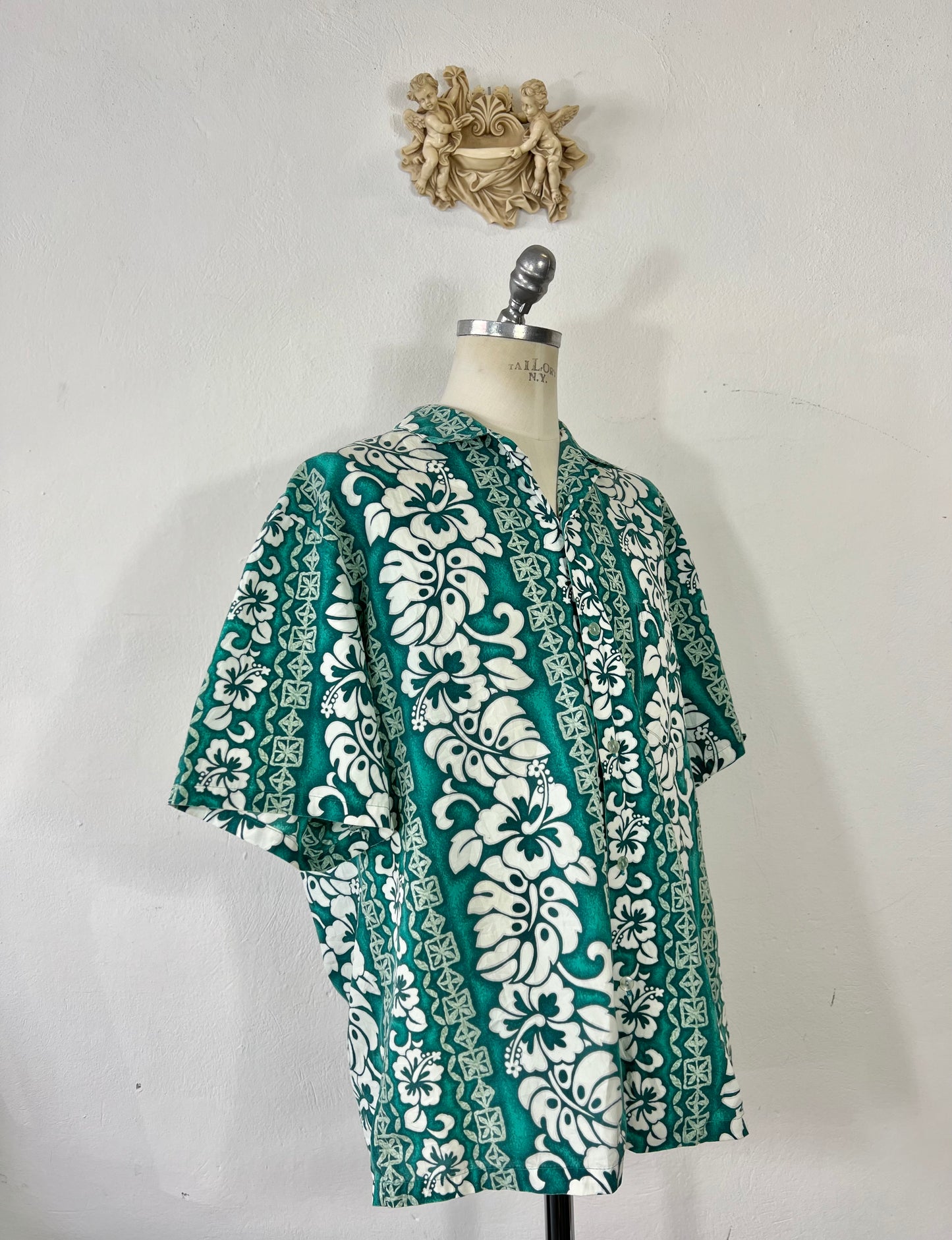 Vintage Hawaiian Shirt Made in Hawaii “L/XL”