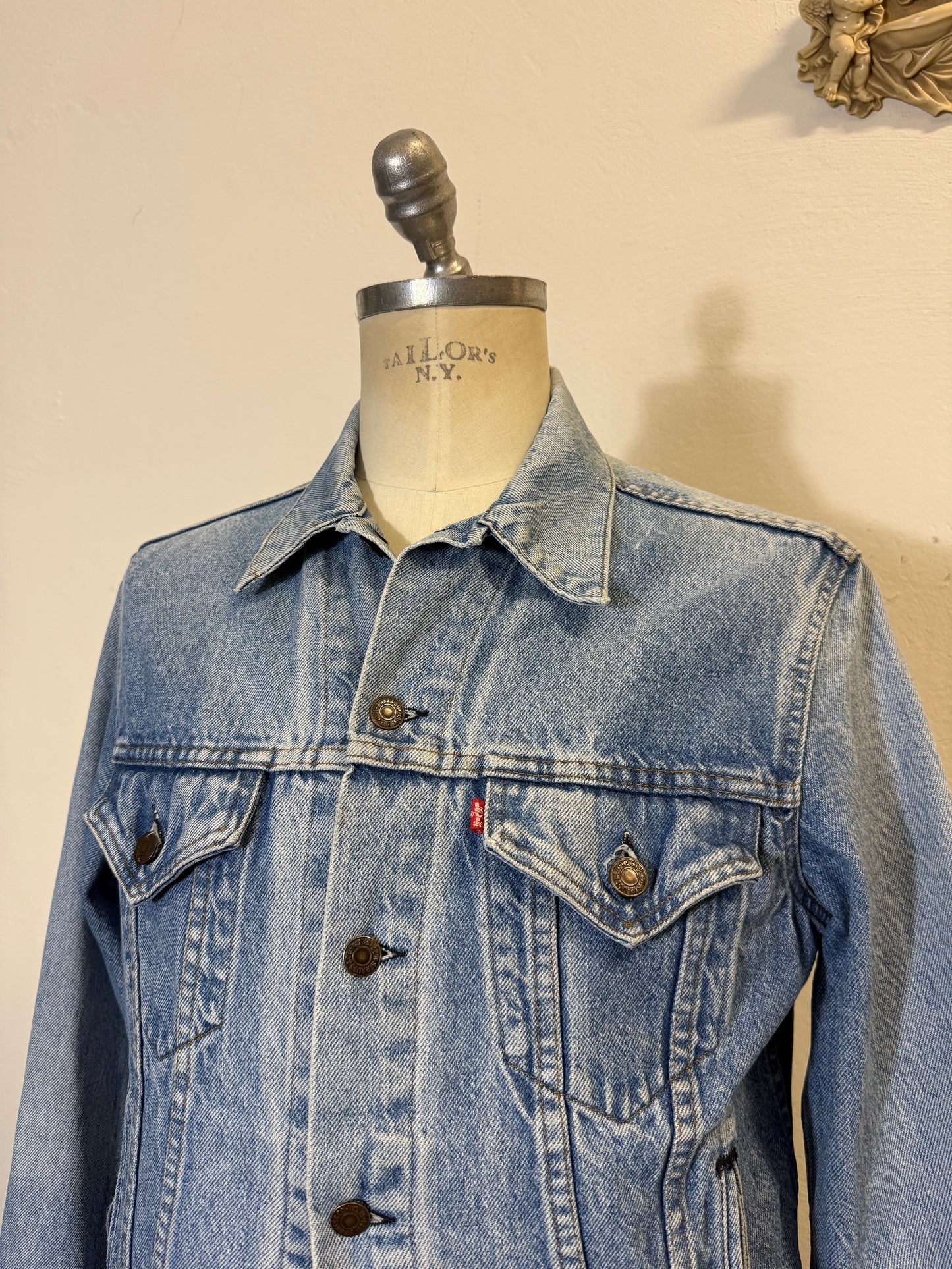 Vintage Levi’s Jacket Made in Usa “M”