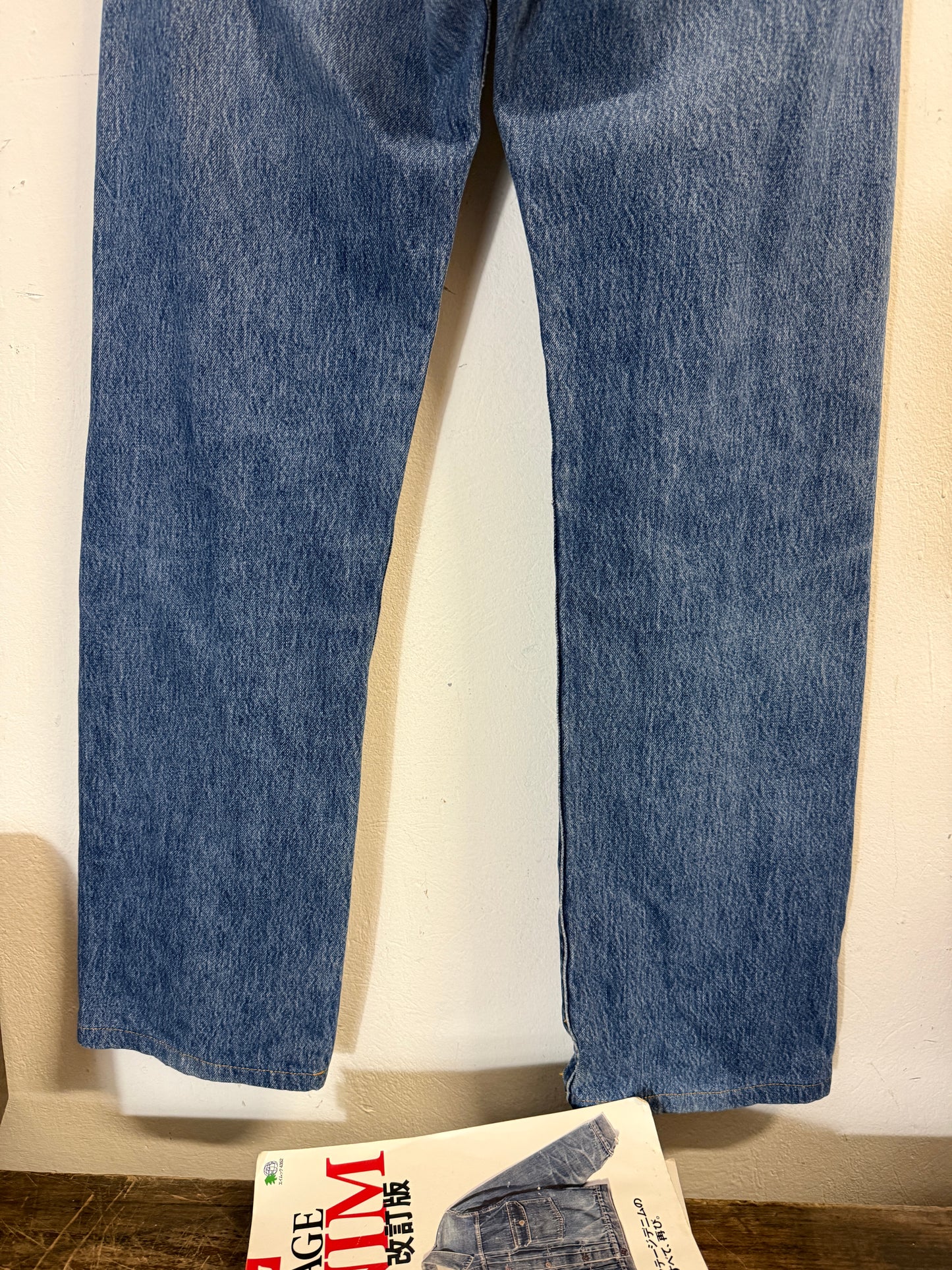 Vintage Levi’s 501 “W35 L32”