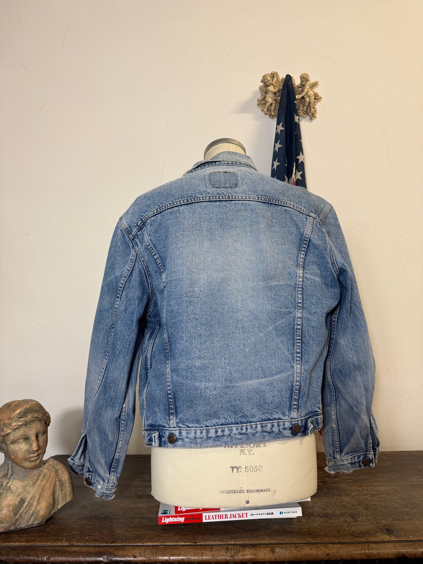 Vintage Levi’s Jacket “M/L”