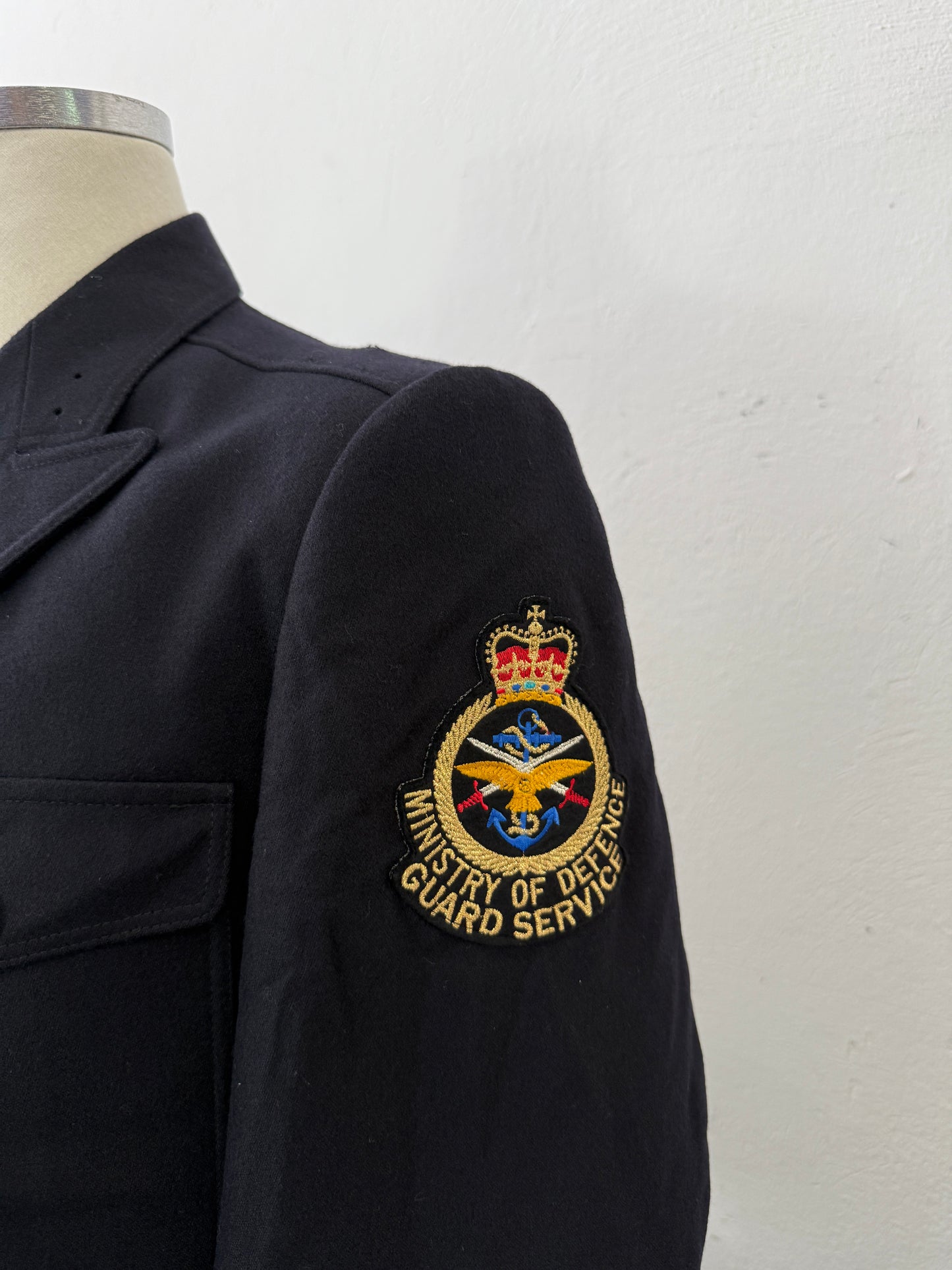 Vintage Ministry of Defence Guard Service Uniform Jacket – 1990s UK “L”