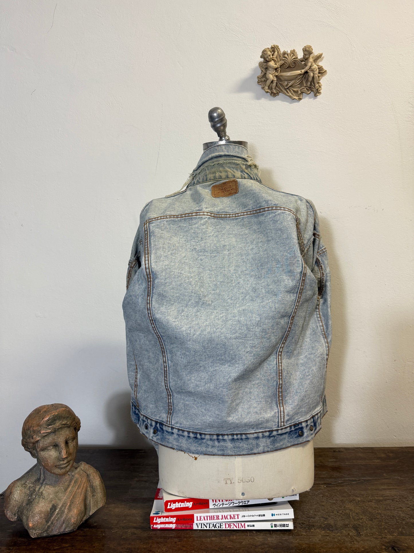 Vintage Levi’s Jacket Made in Usa “M/L”