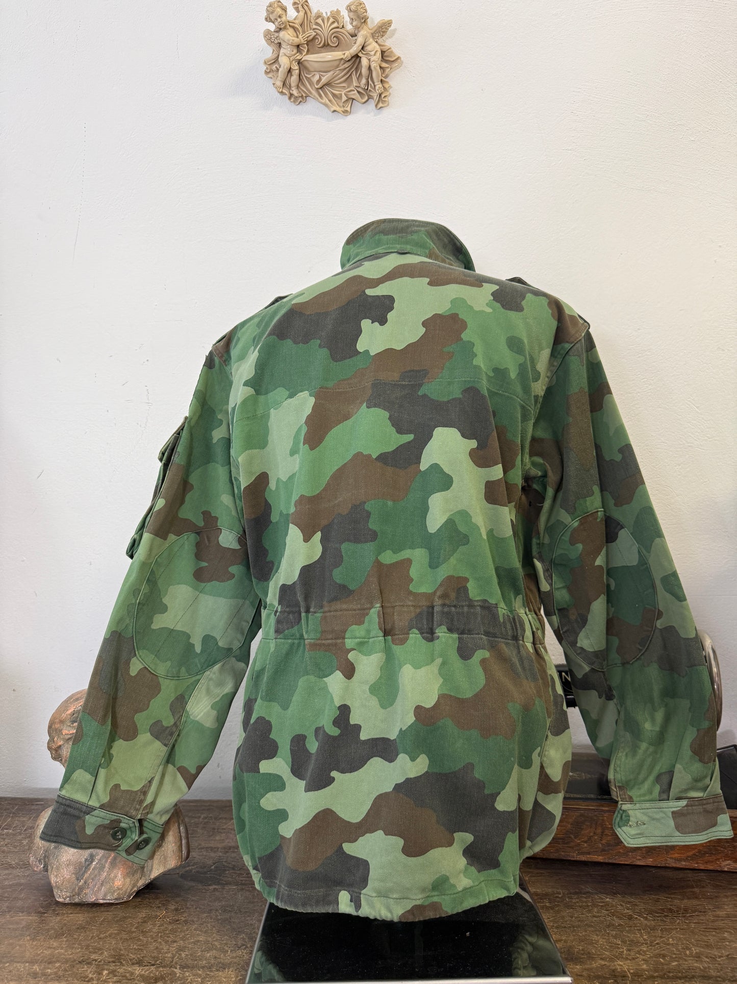 Vintage 90’s Serbian Army Jacket “L/XL”