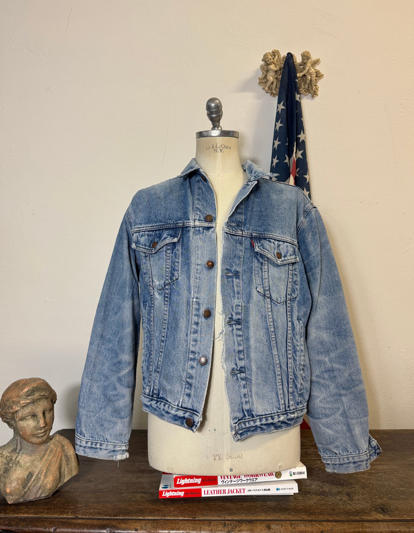 Vintage Levi’s Jacket “M/L”