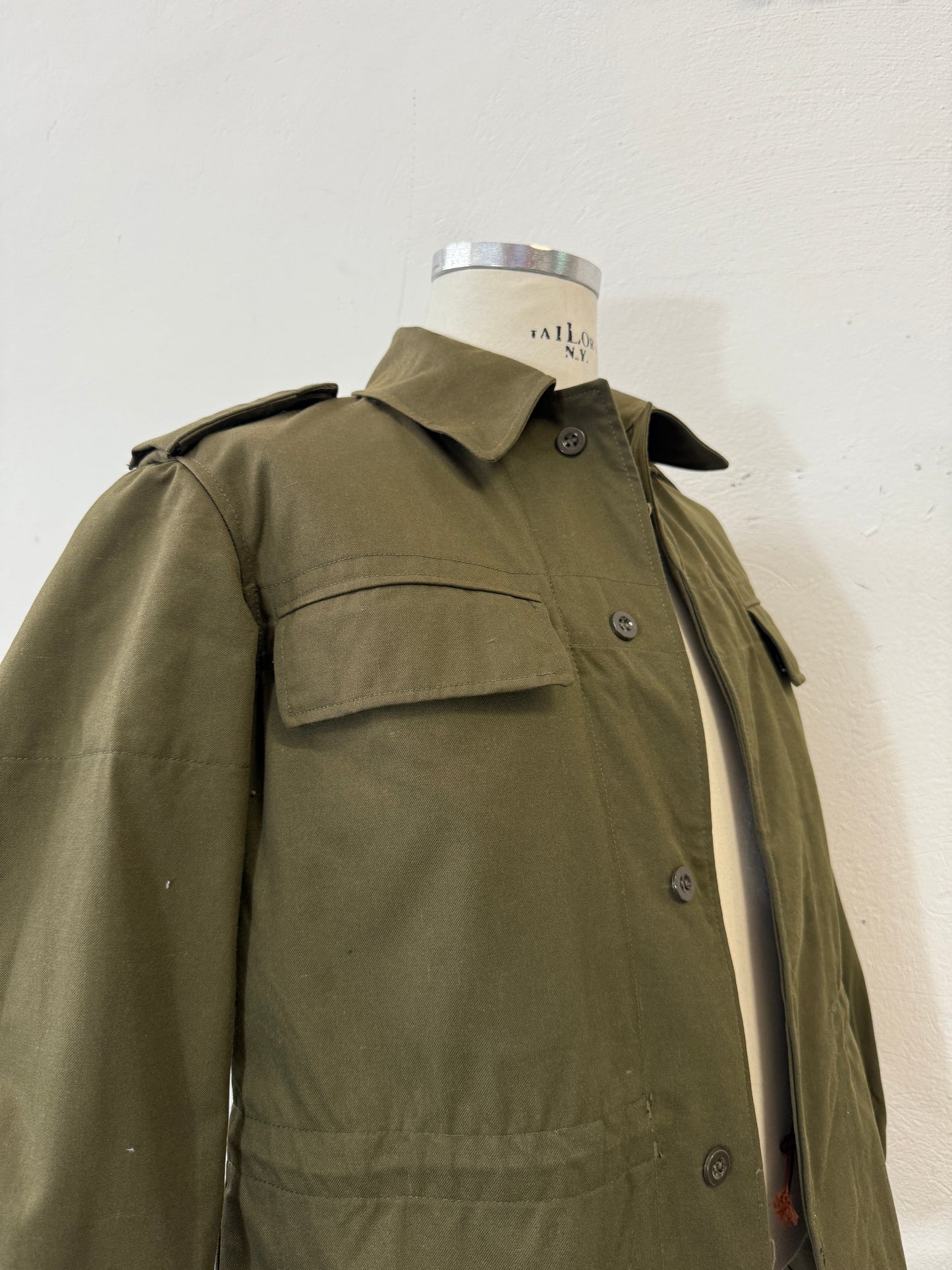 Vintage 90’s Czech Army Jacket “M”