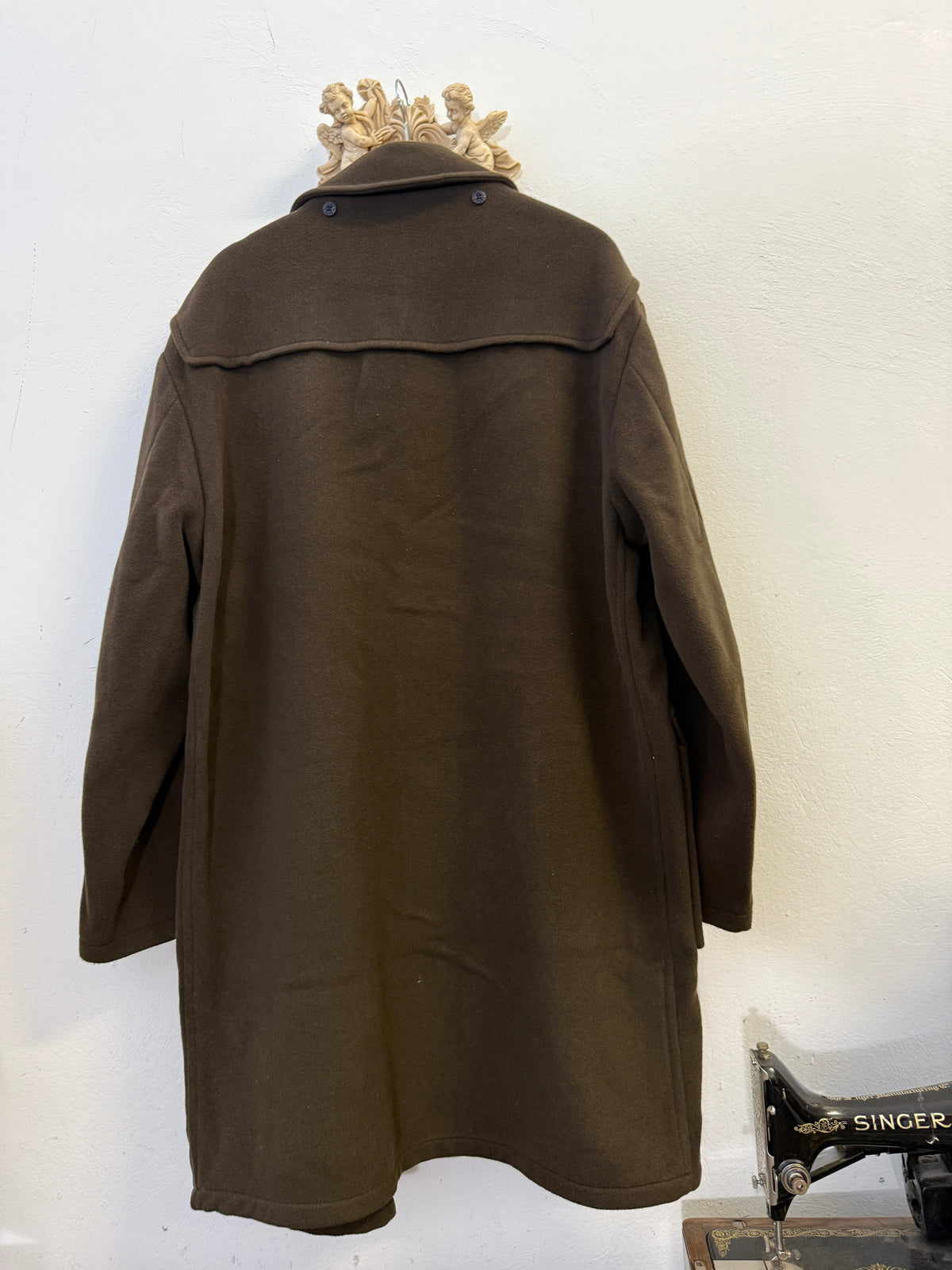 Vintage Montgomery Paul & Shark “XL”
