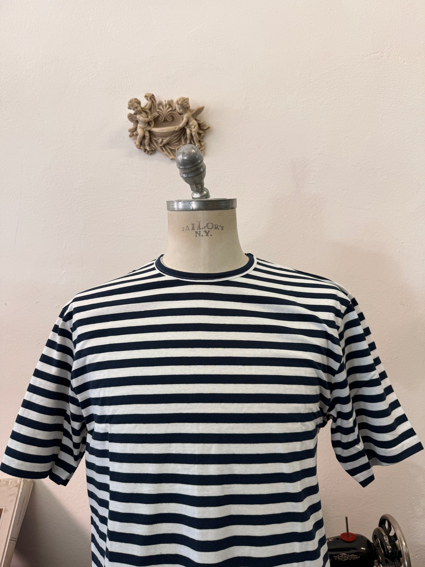 Navy T-Shirt “L”